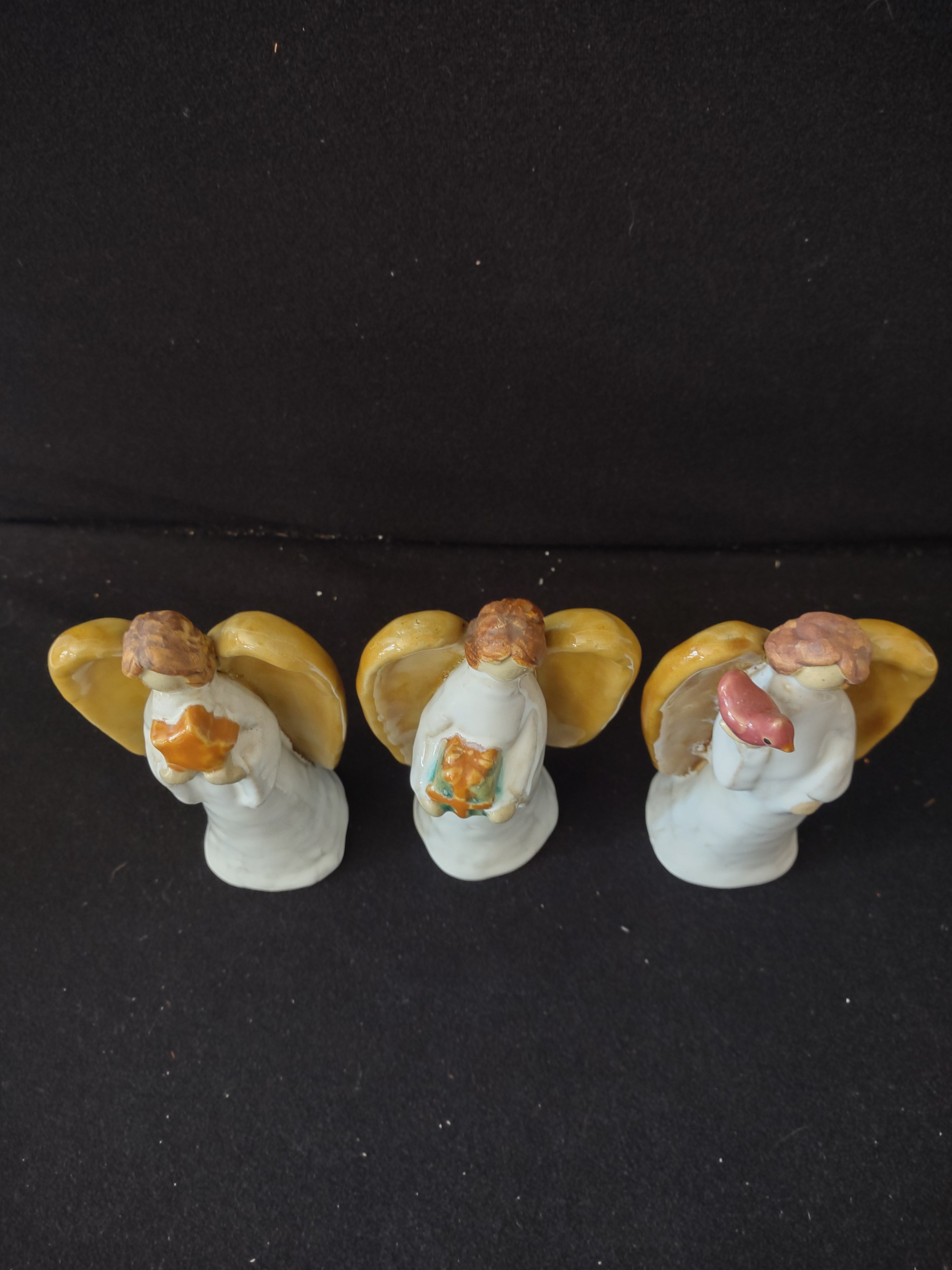 Vintage Ceramic Christmas Angel Figurines Star Gift Bird Set Of 3 (Lot 3843)