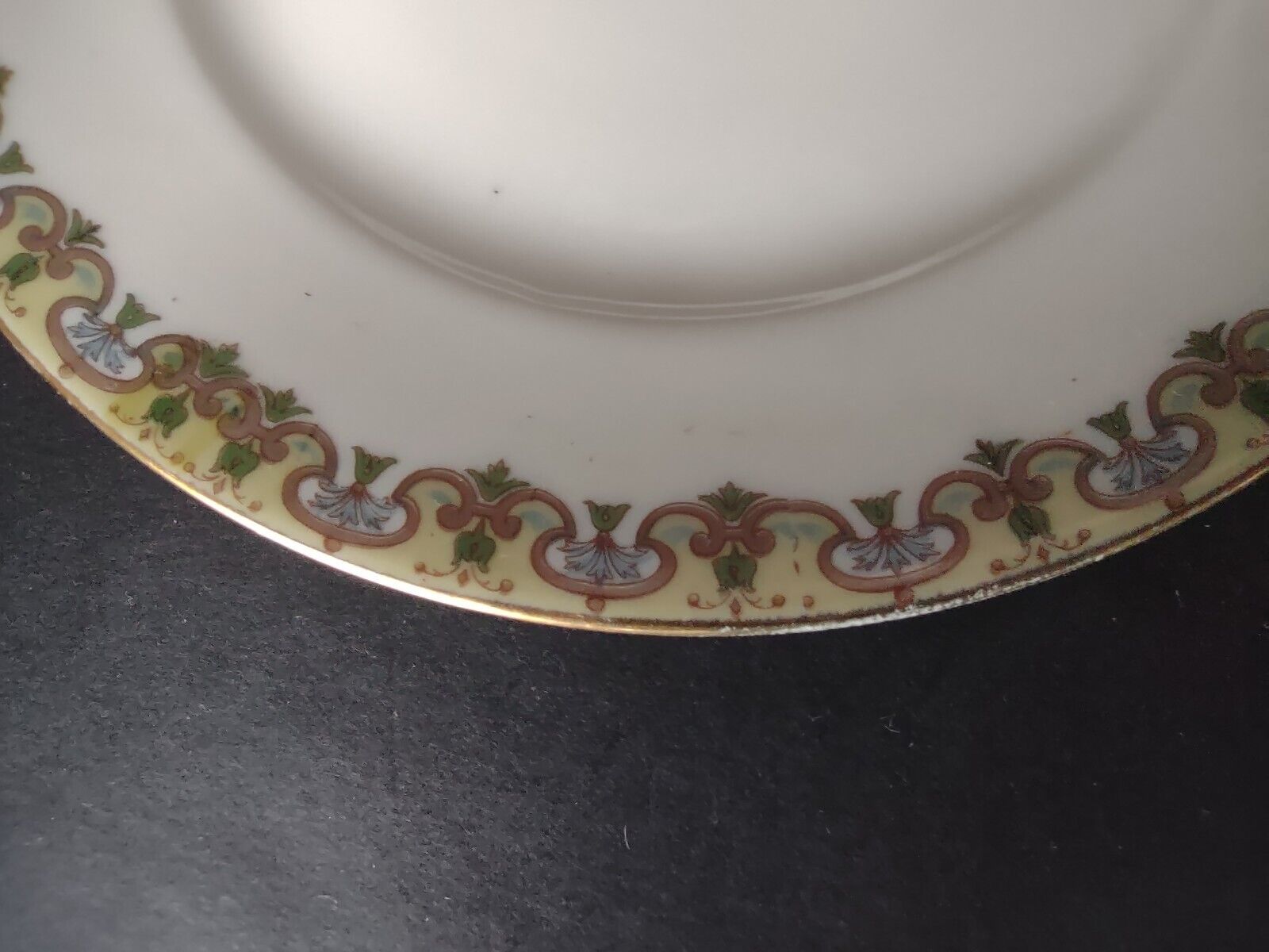Wm Guering Limoges France 4 x Salad Plate Yellow Gold Design (lot 530)