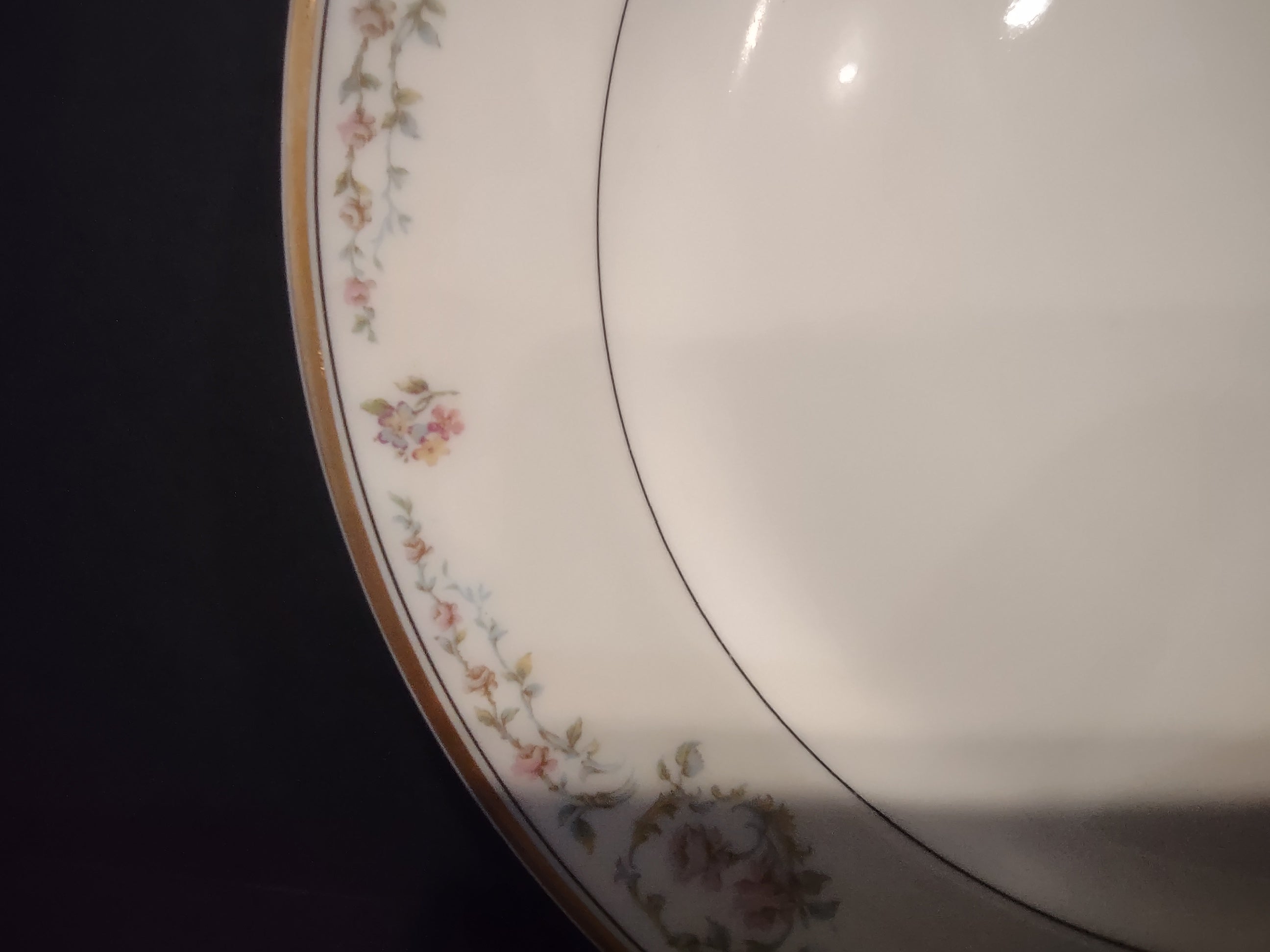 Haviland Limoges French Chic Rose Gold Trim Luncheon/Salad Plate (lot 1088)