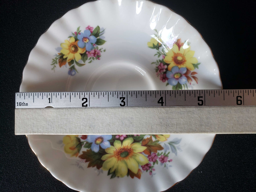 Vintage Royal Albert Yellow Daisy Summertime Series Saucer ONLY (2006)