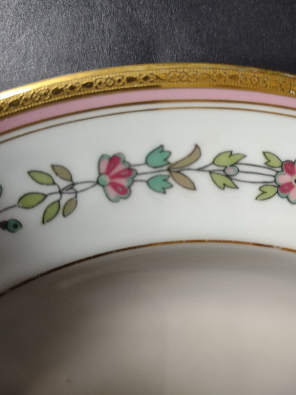 Depose Limoges Gold Trim Pink Flower Design Dinner Plate (lot 639)
