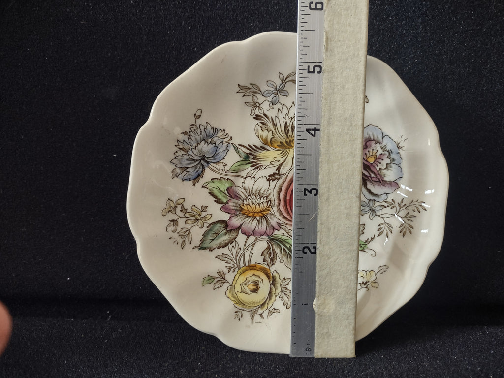 Vintage Johnson Bros Sheraton Ironstone England Saucer (lot 5620)