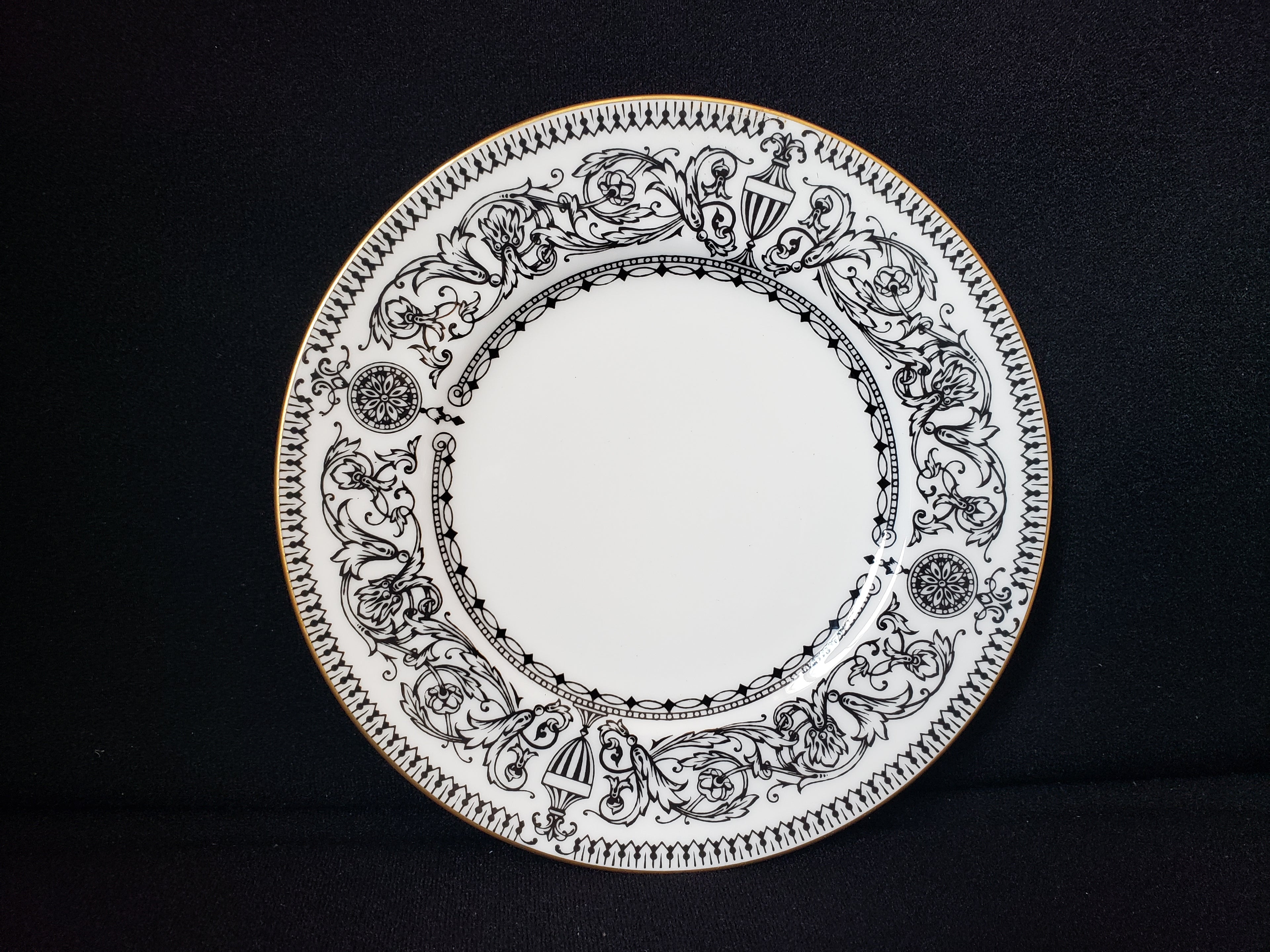 Vintage Royal Worcester Padua Dessert or Bread Plate 6-1/4" (lot 2053)
