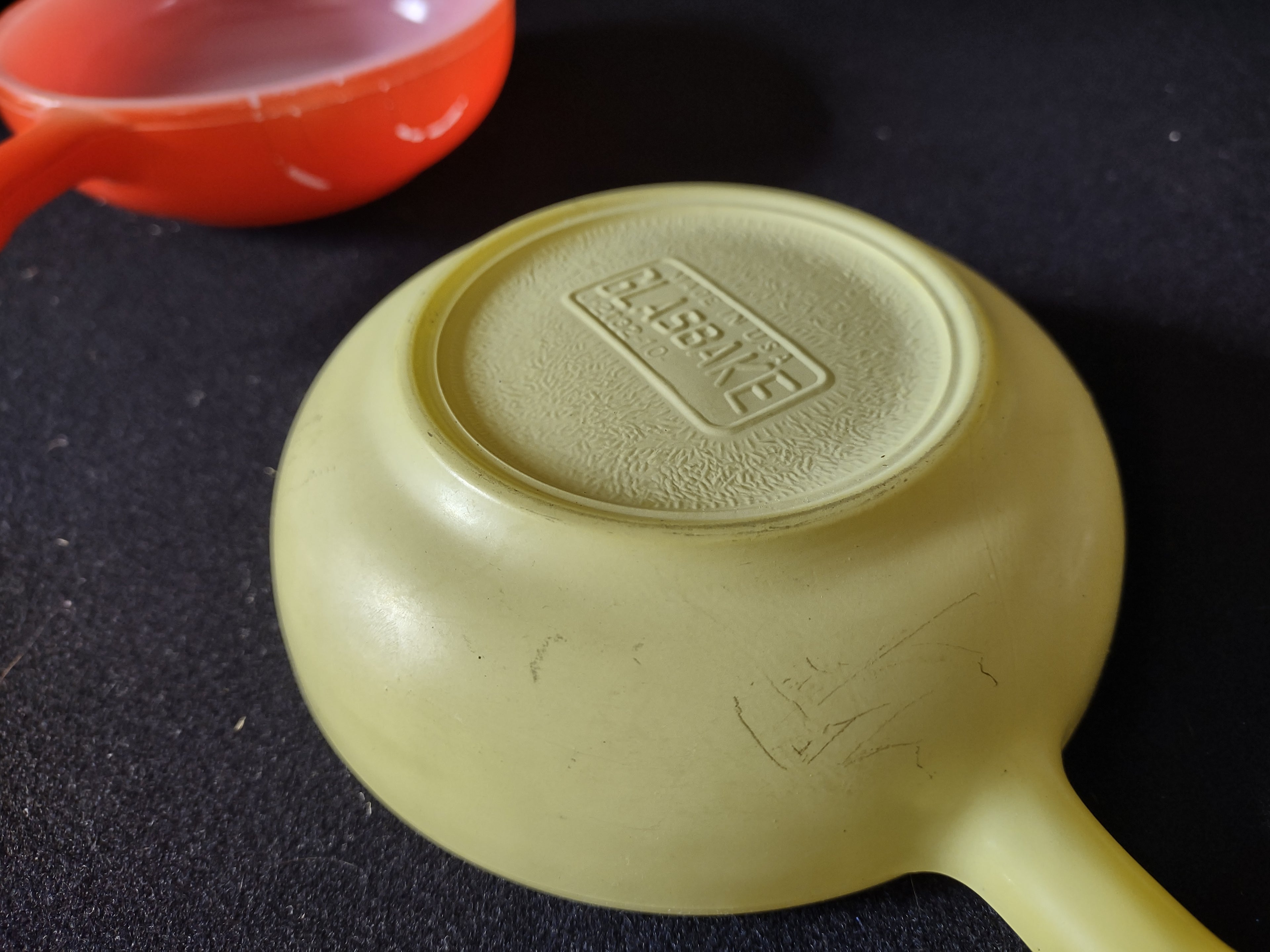Vintage Glasbake USA Soup Bowl with Handle Yellow Red (lot 5214)