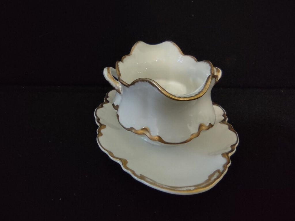 Haviland Limoges Gravy Boat Plate Attached Gold Trim (lot 306)