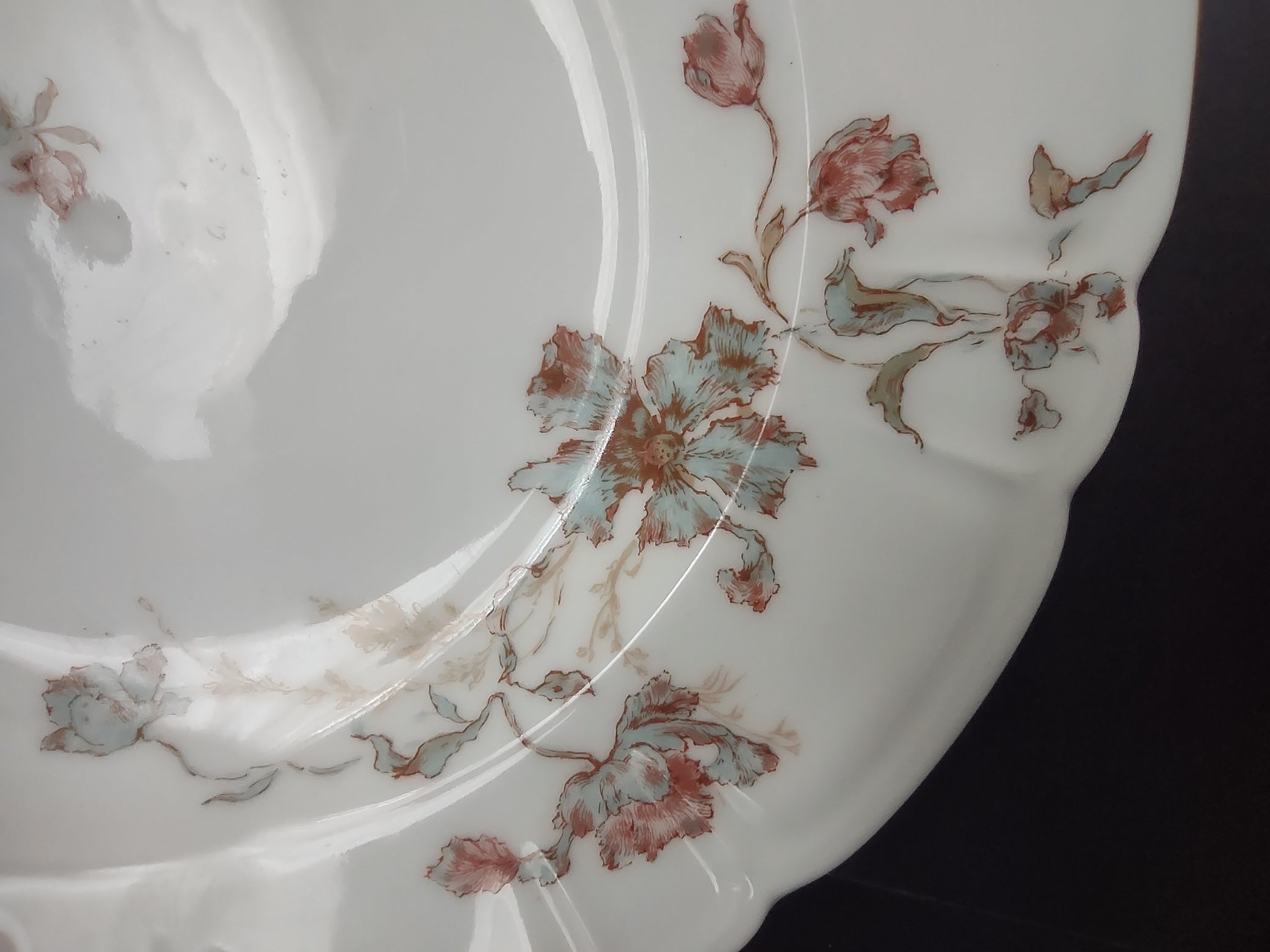 Antique Haviland Limoges Blue Red Flower Soup Plate 9" (lot 957)