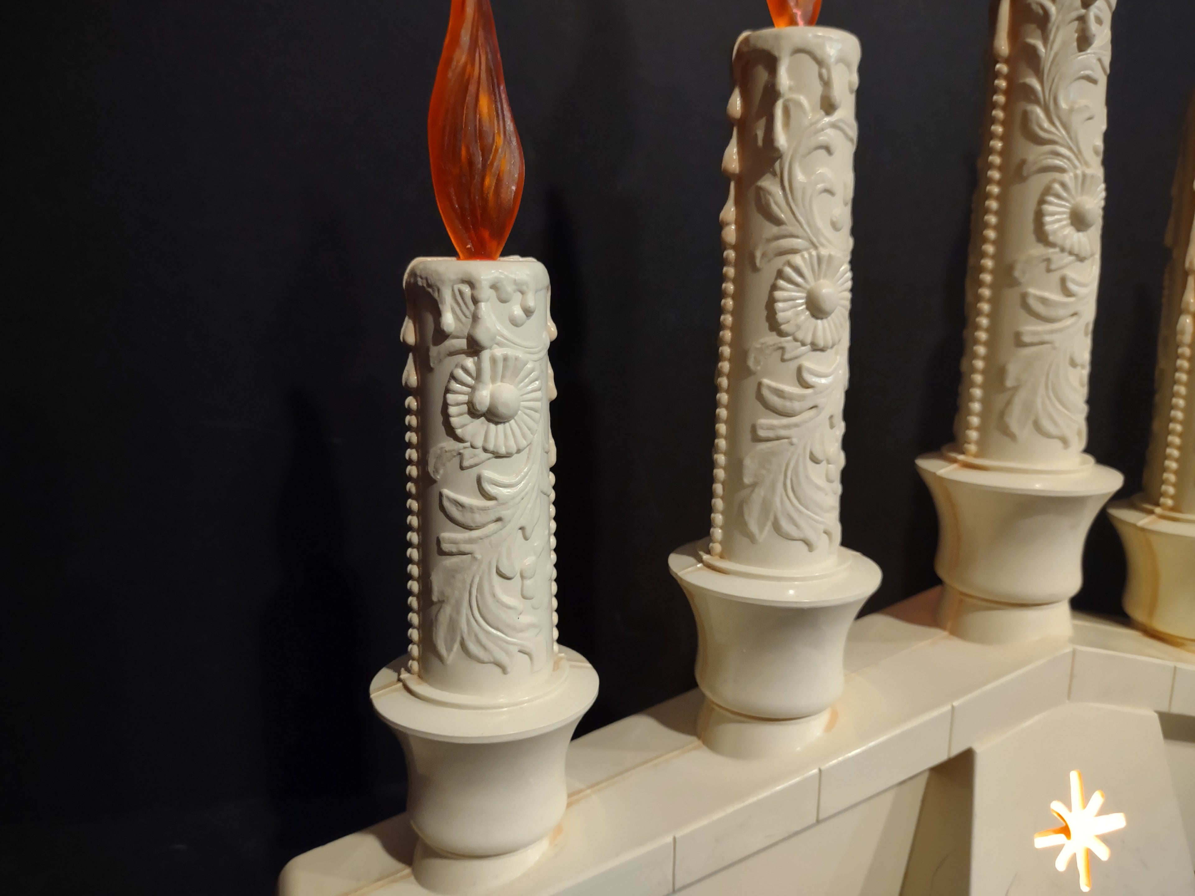 Vintage 1971Christmas Candelabra Electric Drip Candle Flat Flame (lot 4639)