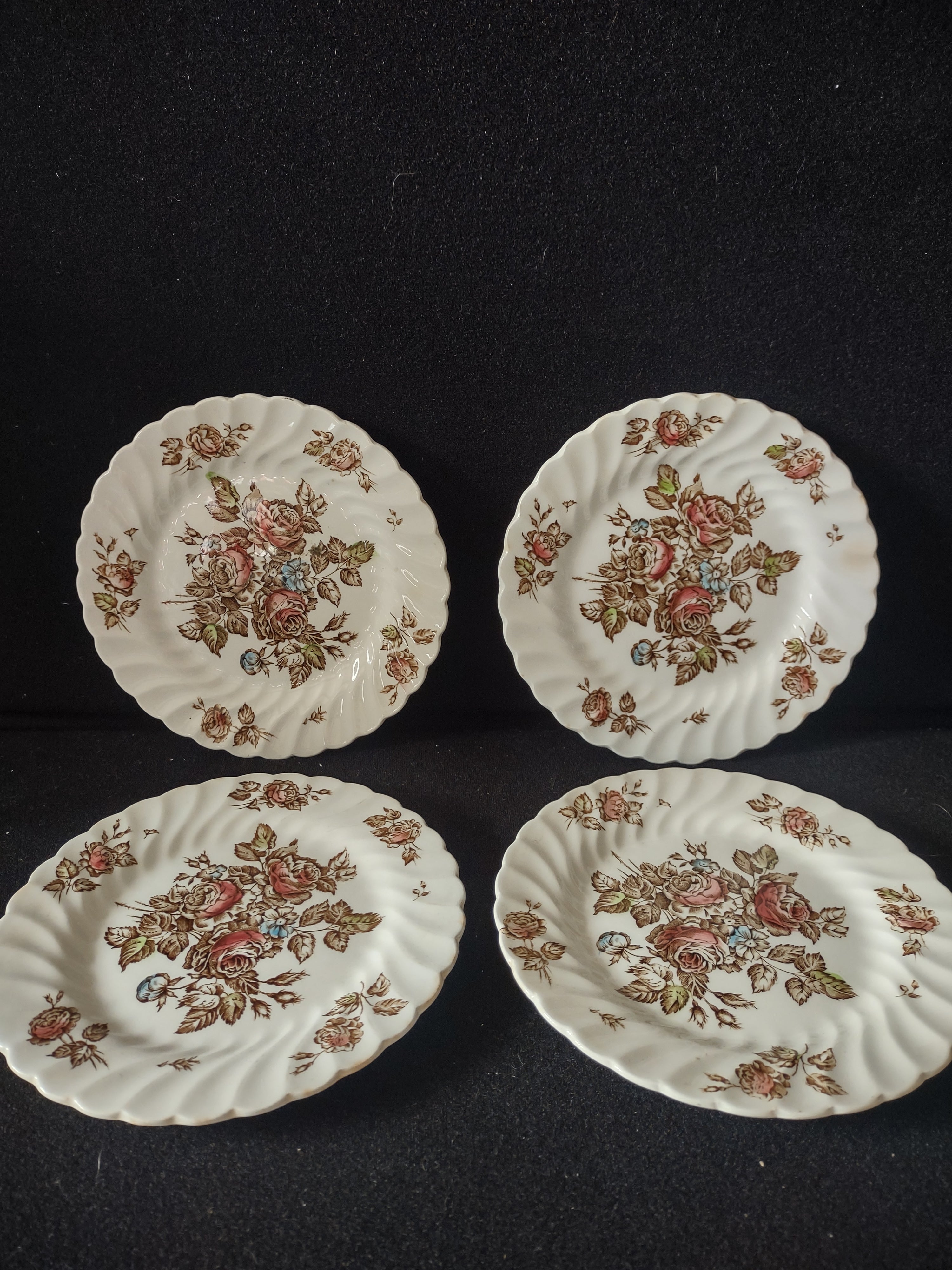 Vintage Johnson England Ironstone Devon Sprays Small 6-1/2" Plate x 4 (lot 5599)