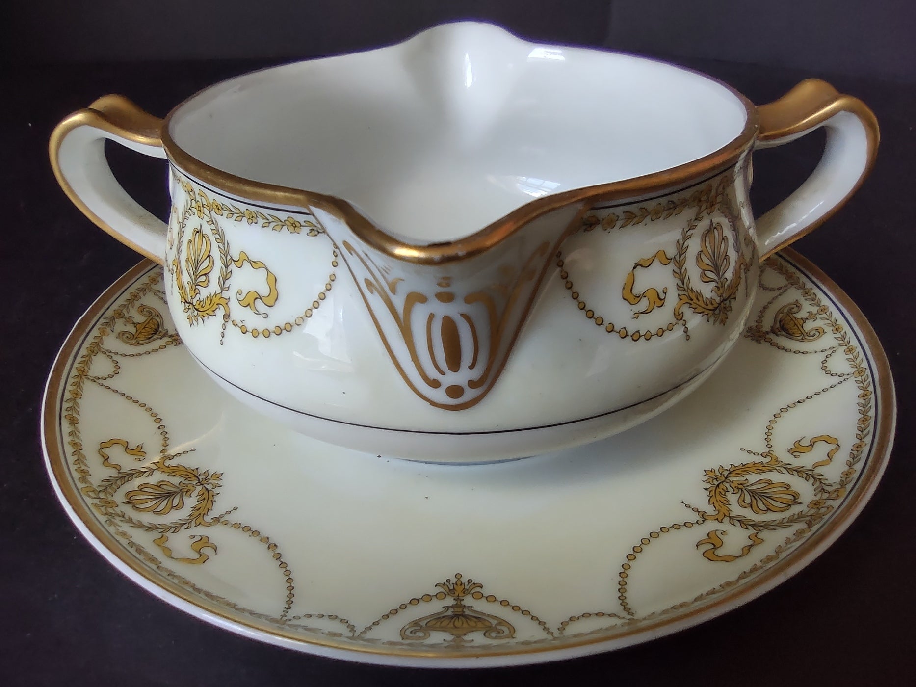 Haviland Limoges Eugenie Sauce Bowl Yellow Laurel Swag Ribbon (lot 941)