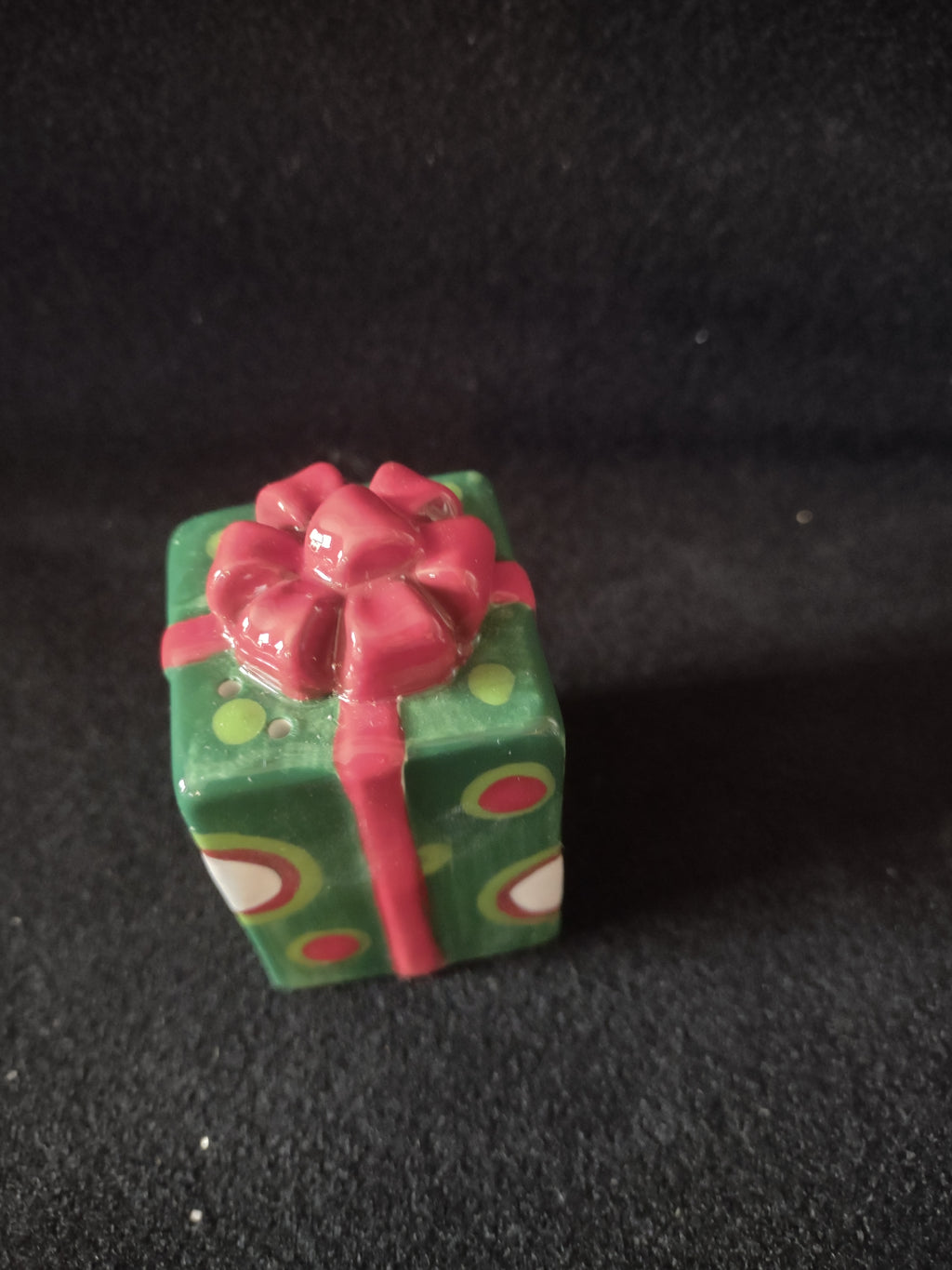 Vintage Christmas Fitz Floyd Santa Claus Present Salt Pepper Shaker (Lot 4677)
