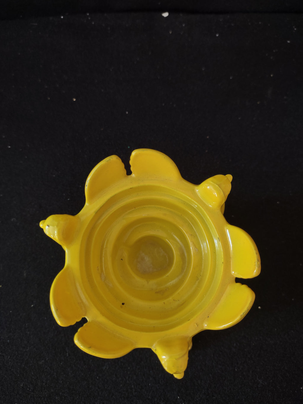 Vintage Jeannette Glass Yellow 3 Eagle/Dove Candle Holder/Egg Cup (Lot 3967)