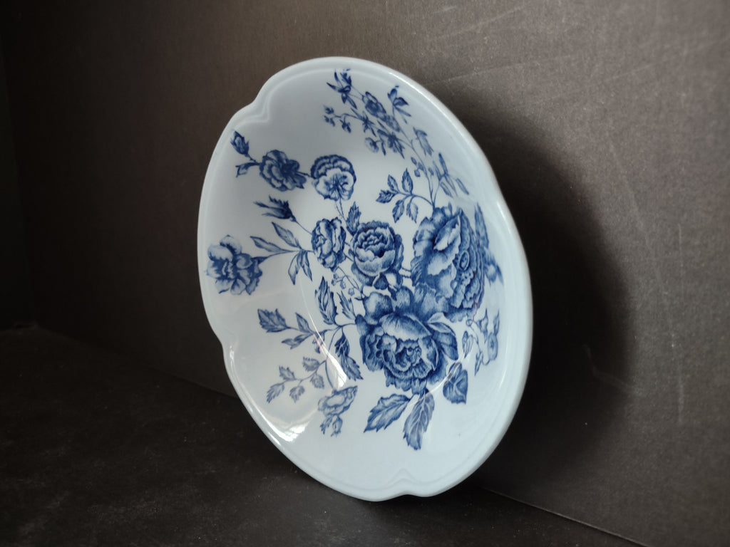 Vintage Ironstone Elizabeth Blue Johnson Bros Small Serving Bowl x 2 (lot 5554)