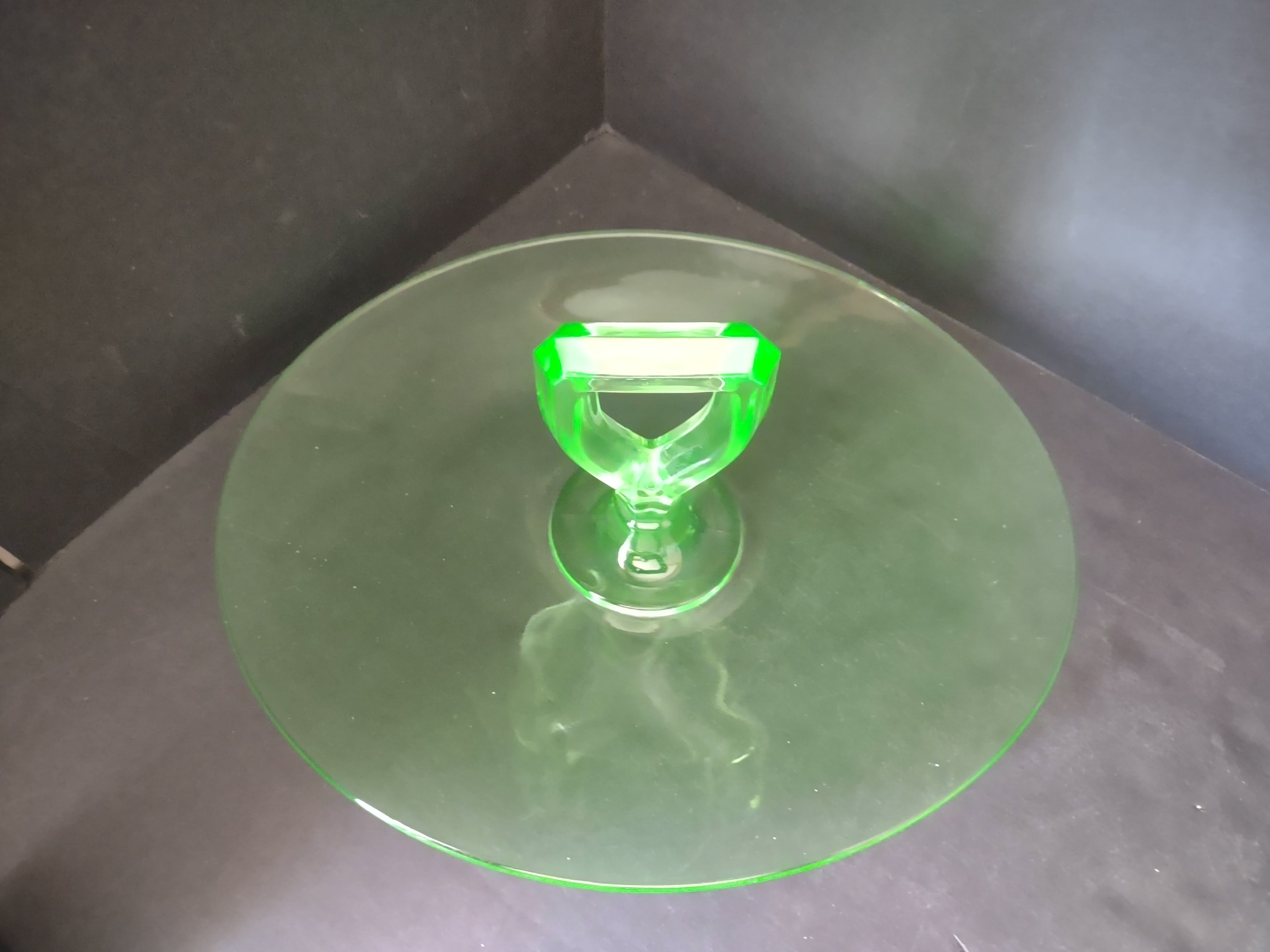 Uranium Vaseline Glass Glows Green Oval Serving Tray with Handle (lot 2712)