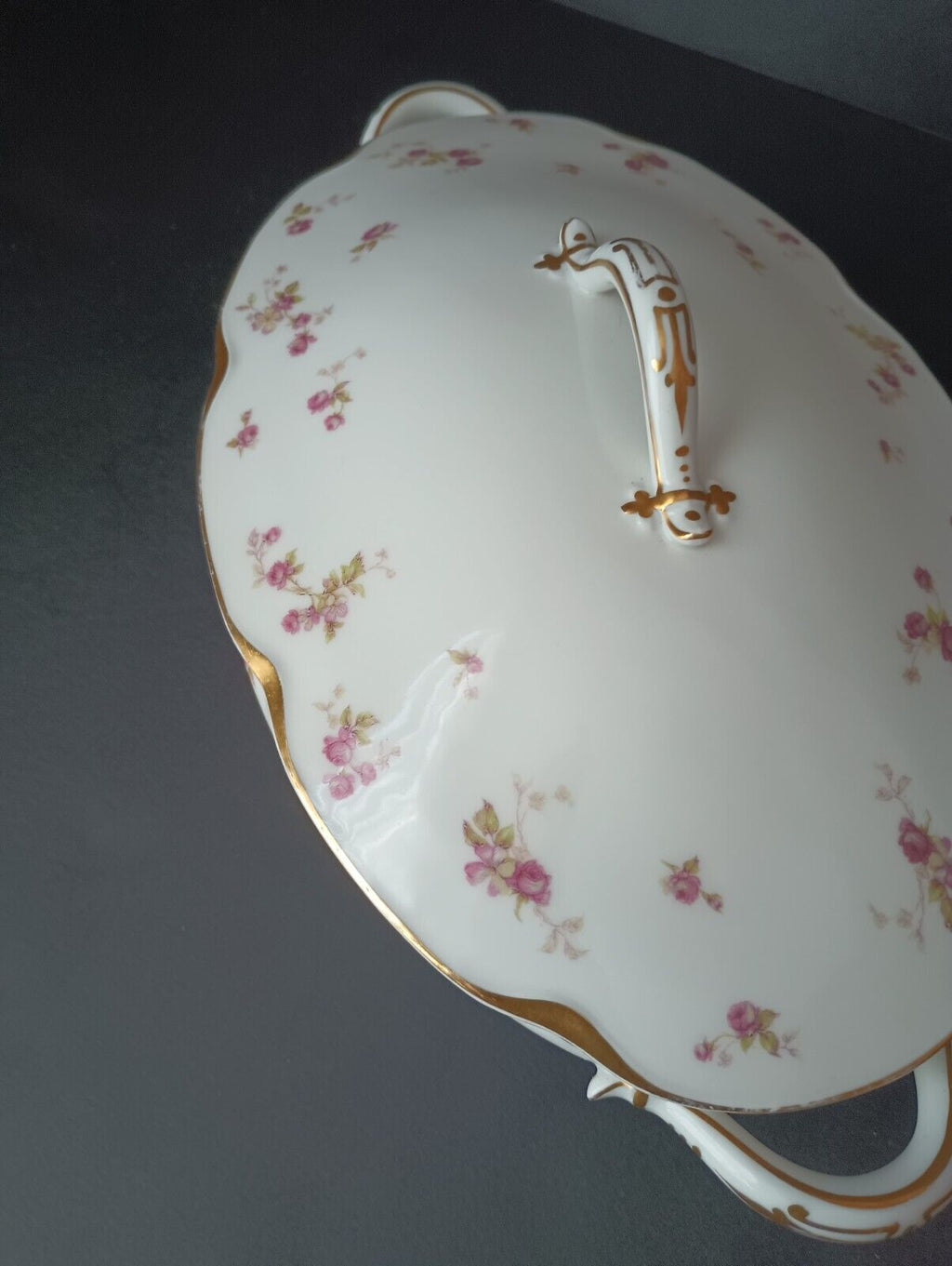 Haviland Limoges Set Vegetable Tureen Gravy Boat Gold Trim Roses (lot 372)
