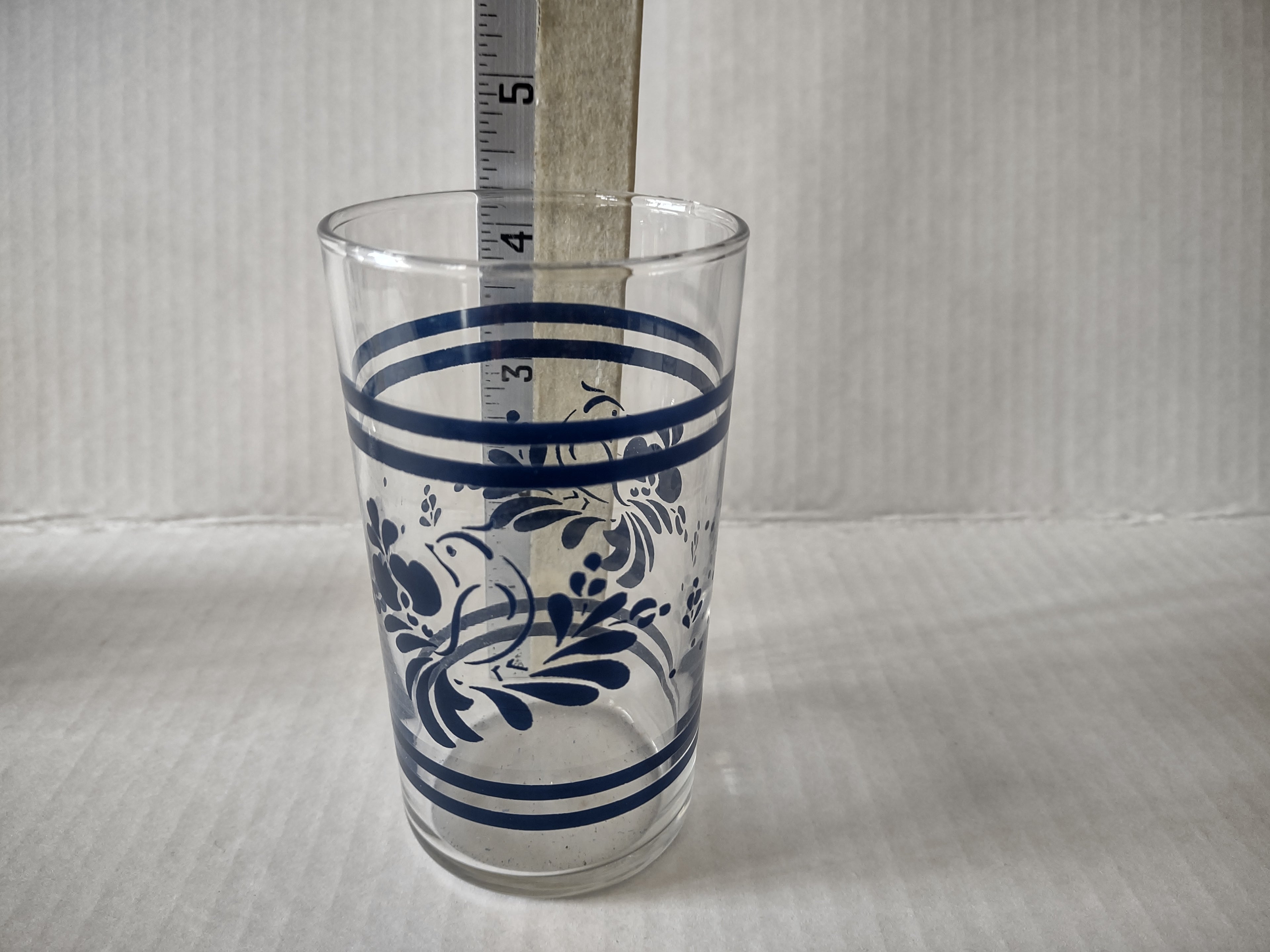 Vintage Folk Art Small 4-1/4" Drinking Glasses x 2 Pfaltzgraff (lot 5165)