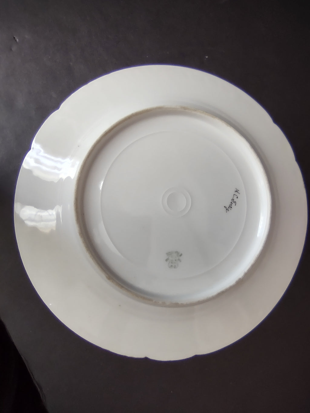 Wm. Guerin Limoges Dinner Plate Gold Trim French Chick Monogramm S (lot 986)