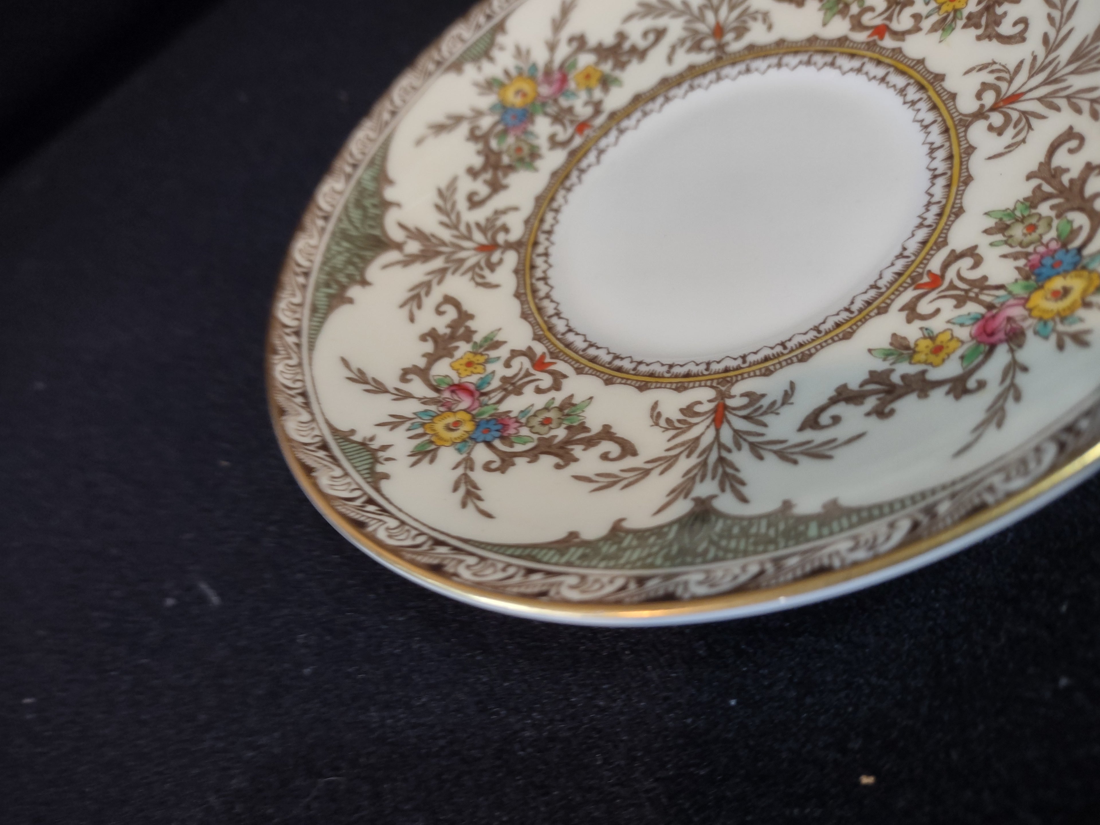 Vintage Minton Chatham Green Saucer Bone China Floral Scroll (Lot 5496)