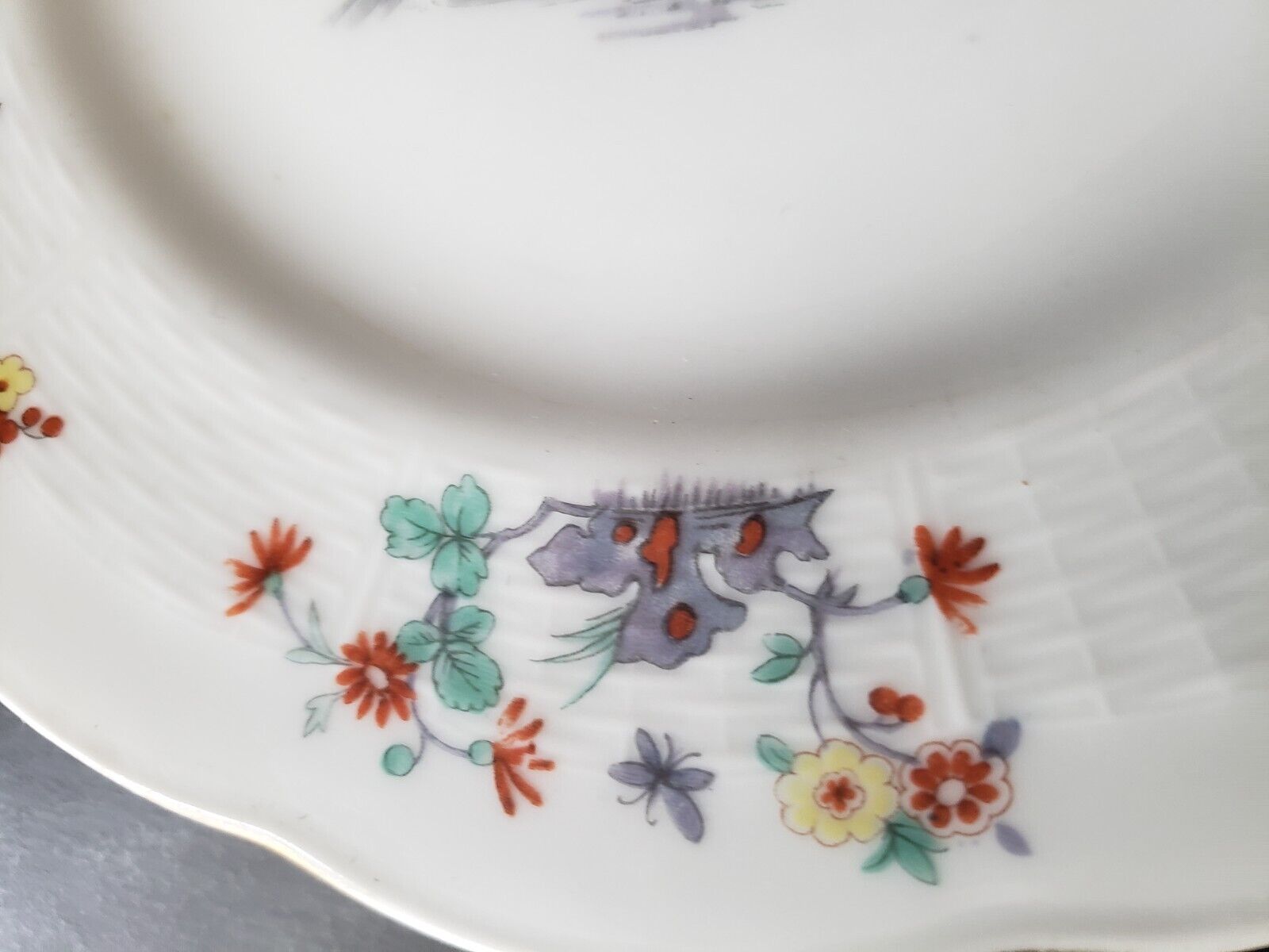 Haviland Limoges France Gold Trim Pheasant 9-3/4" Dinner Plate (lot 596)