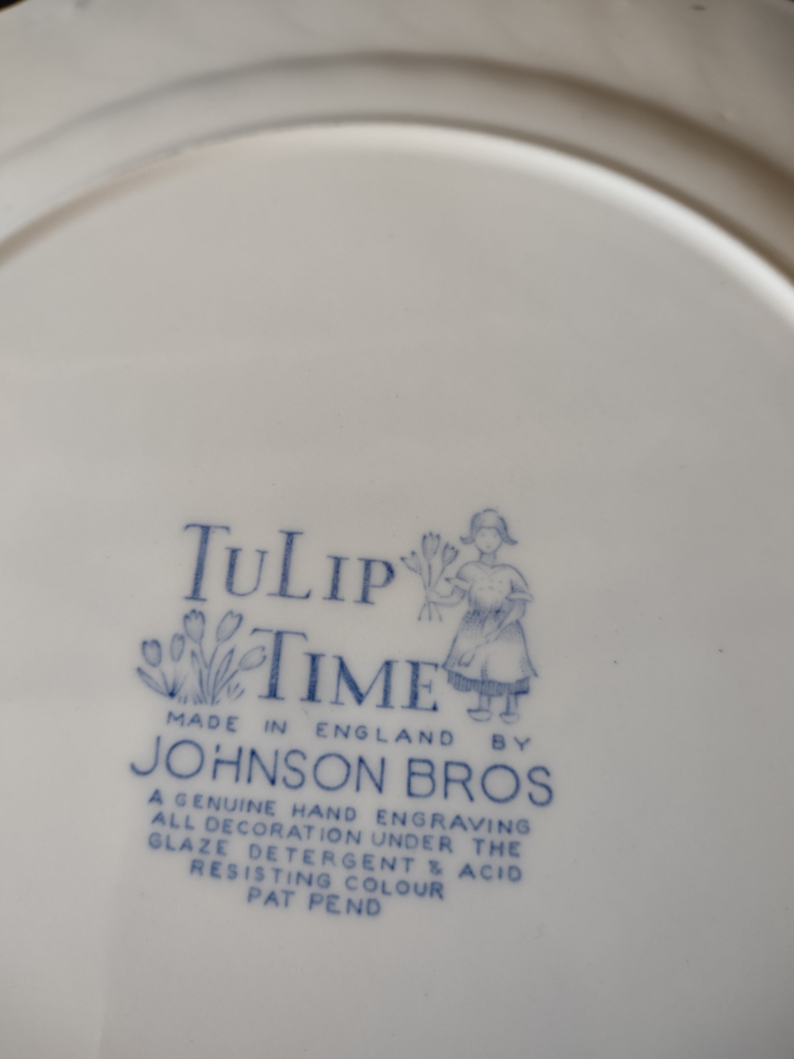 Vintage Johnson Brothers 10" Dinner Plate Ironstone Tulip Time x 2 (Lot 5595)