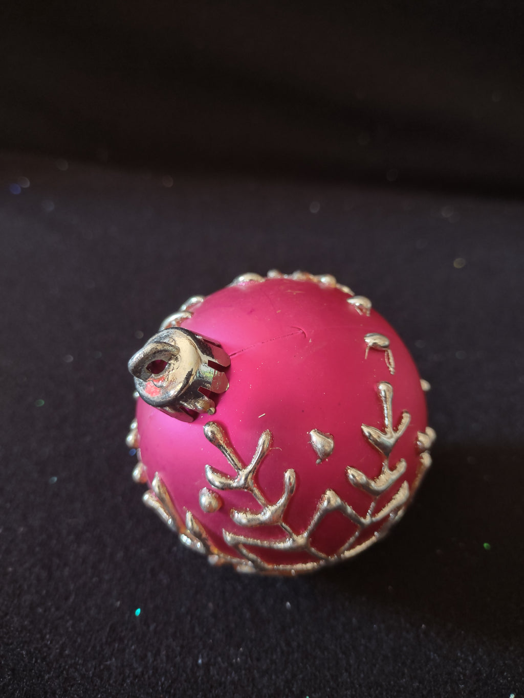Christmas Ornaments Plastic 4 Green/Gold 4 Fuchsia/Silver 2 1/2" (Lot 4397)