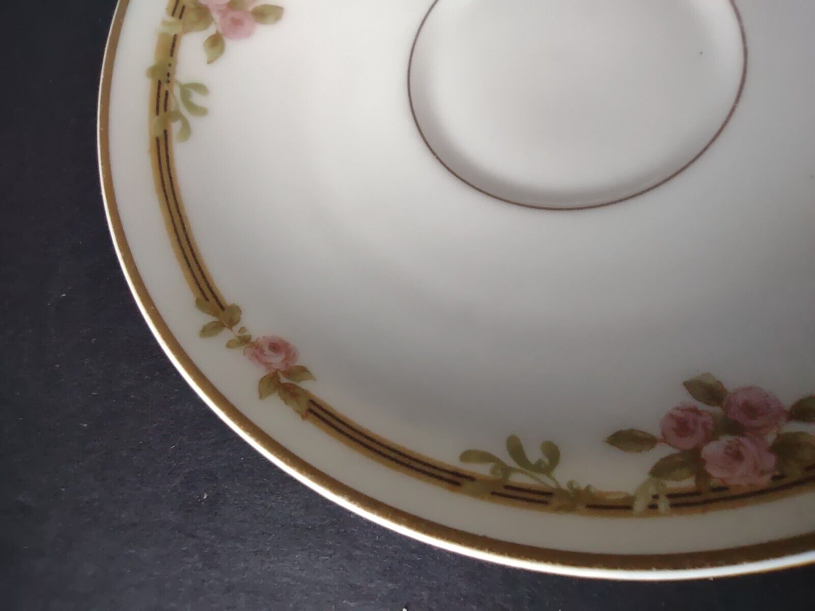 Haviland Limoges Schleiger 625 A Red Rose 2 x Saucer 5-3/4" (lot 540