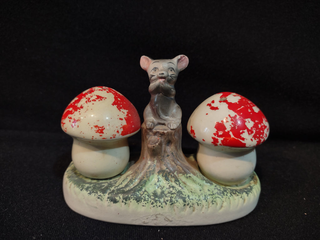 Vintage Ceramic Salt and Pepper Shaker Mouse Mice Mushrooms IMPERFECT (lot 5372)