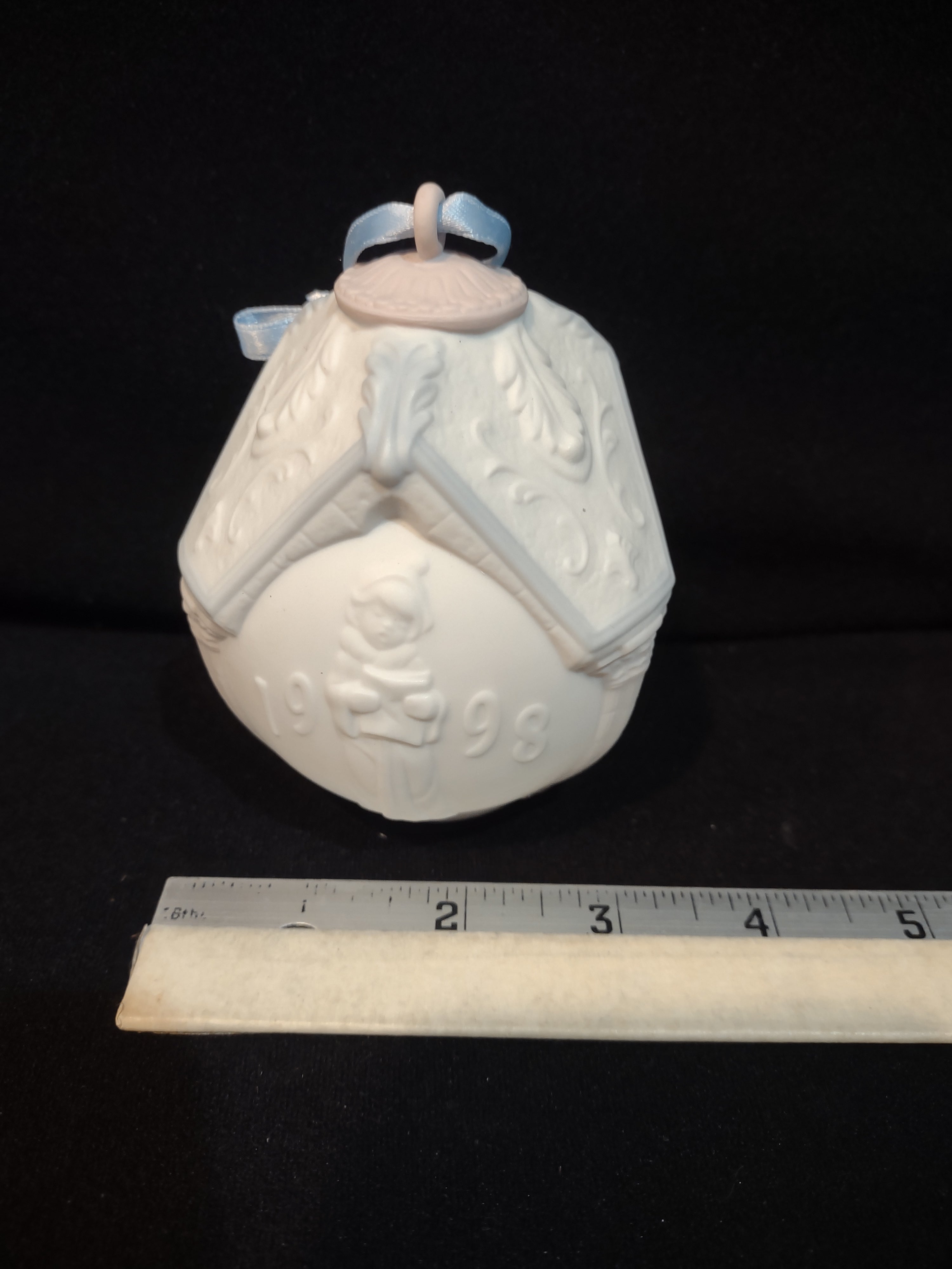 Vintage Lladro Christmas Collectible 1998 Ornament Bola De Navidad (Lot 4103)