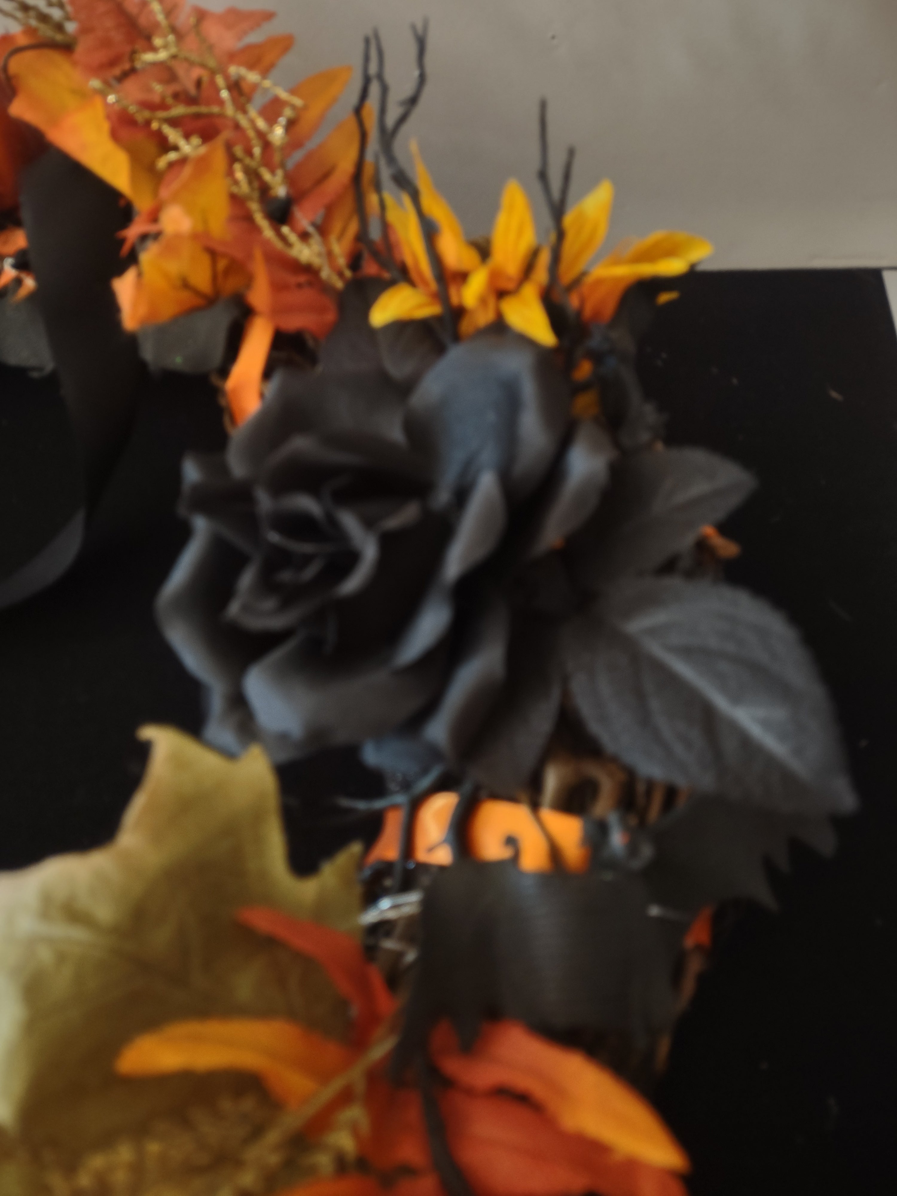 Halloween/Fall Black Rose Bats Pumpkins Leaves Grape Vine Wreath (Lot 3461)