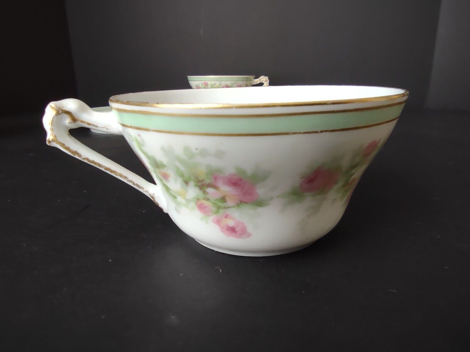 Coronet Limoges France 3 x Tea Cup Mint Band Gold Trim Pink Rose (lot 548)