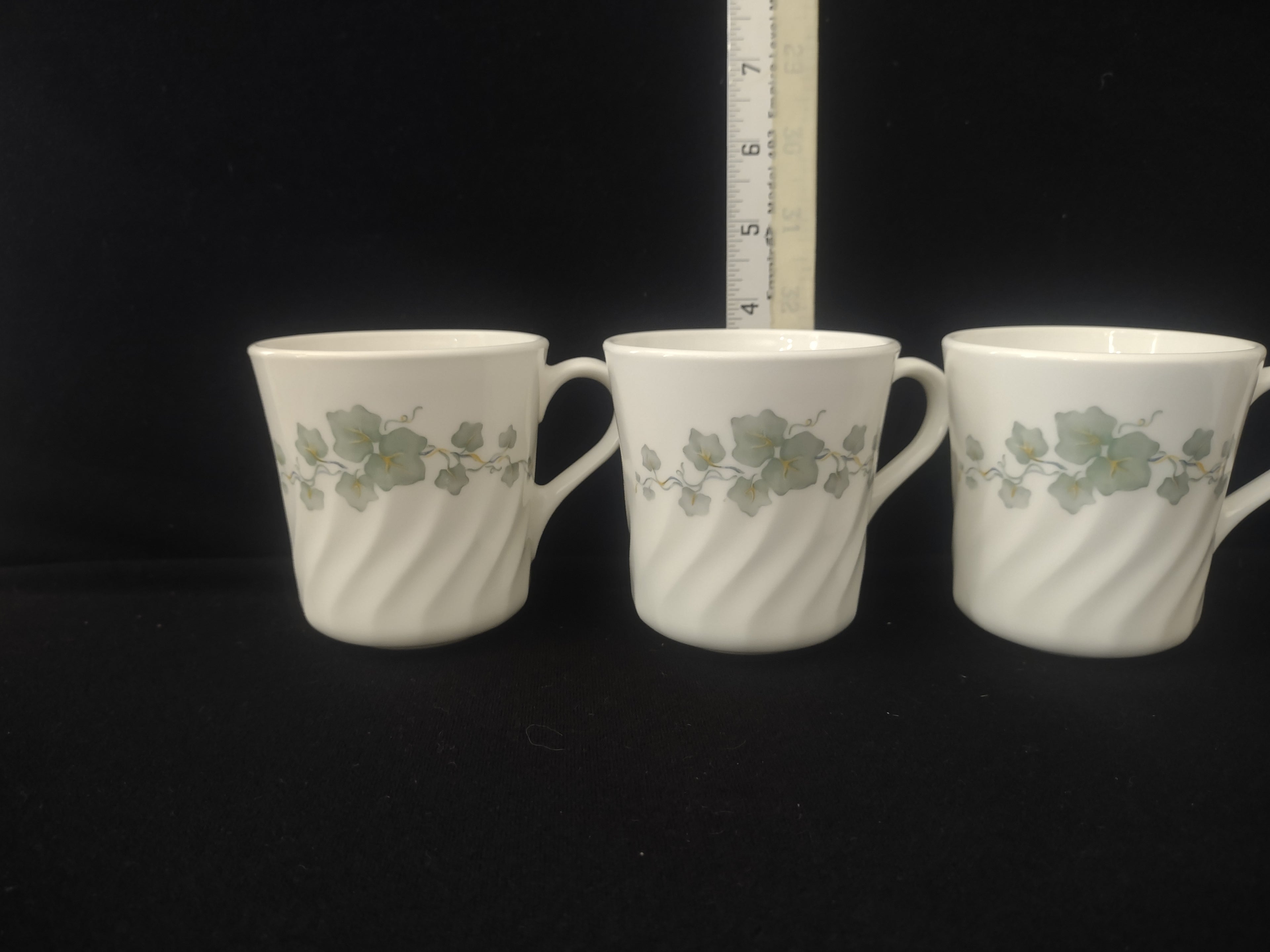 Corelle Callaway Ivy Coffee Mugs x 3 (Lot 2939)