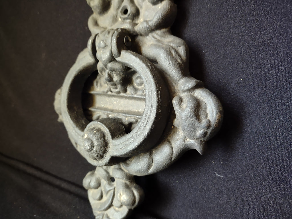 Cast Iron Door Knocker Black 10" x 7" (lot 1628)