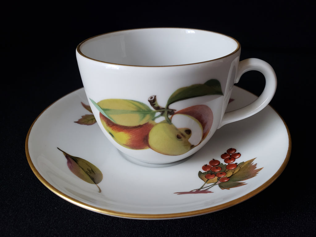 Vintage Royal Worcester Evesham Tea Cup with Saucer (lot 2073)