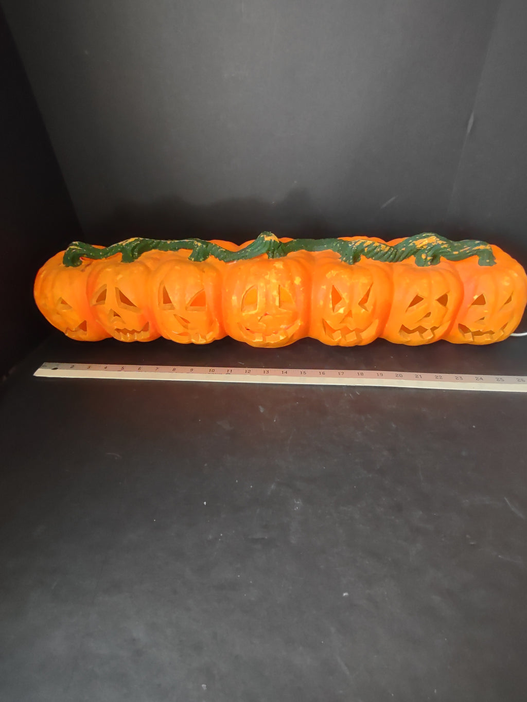 Halloween Polyresin Jack O Lantern Pumpkin Patch 27" Long (Lot 3139)