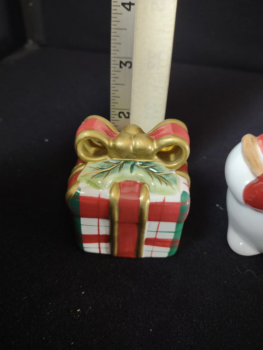Fitz and Floyd Christmas Salt and Pepper Plaid Snowman Shakers (lot 1521)