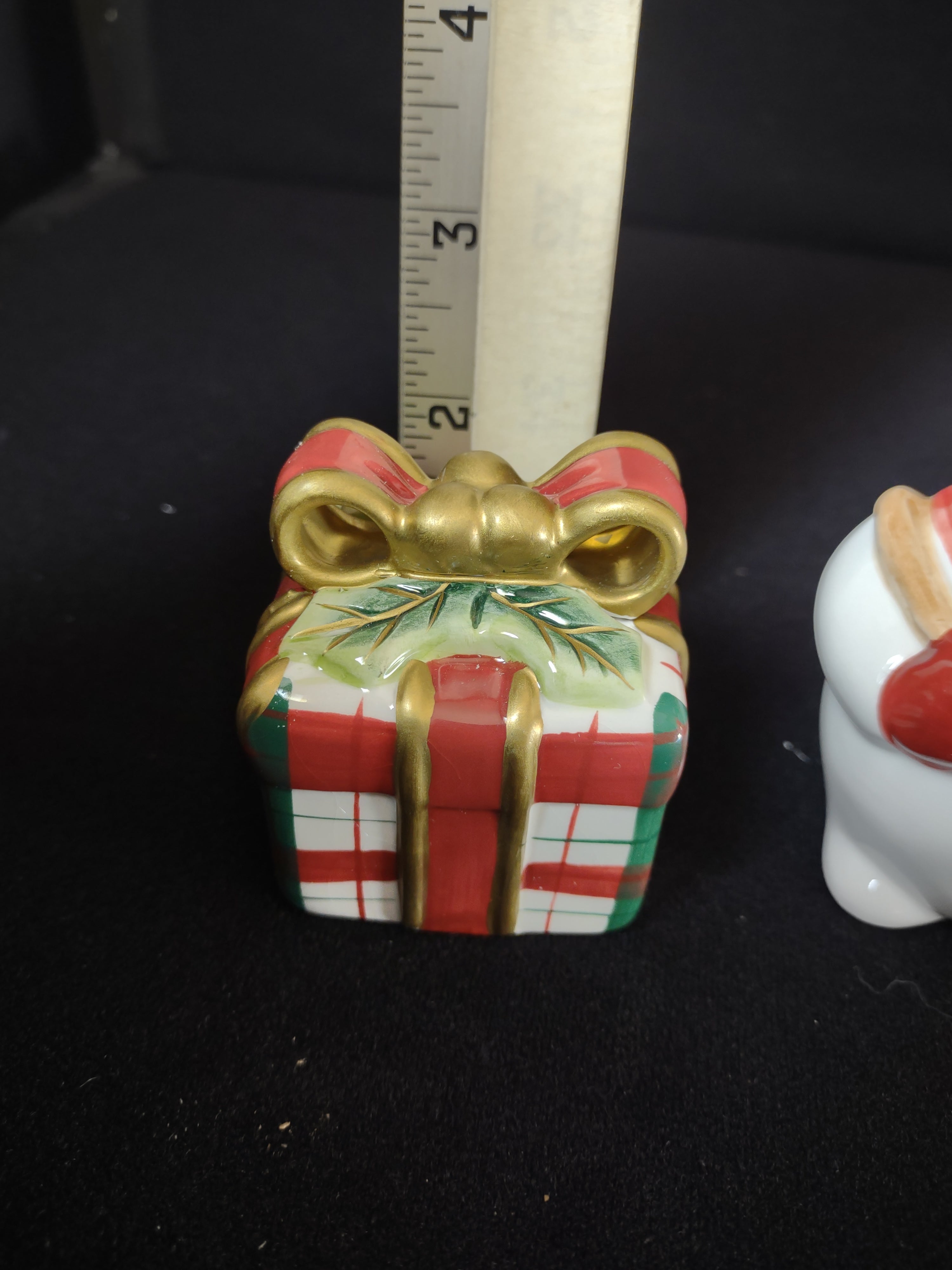 Fitz and Floyd Christmas Salt and Pepper Plaid Snowman Shakers (lot 1521)