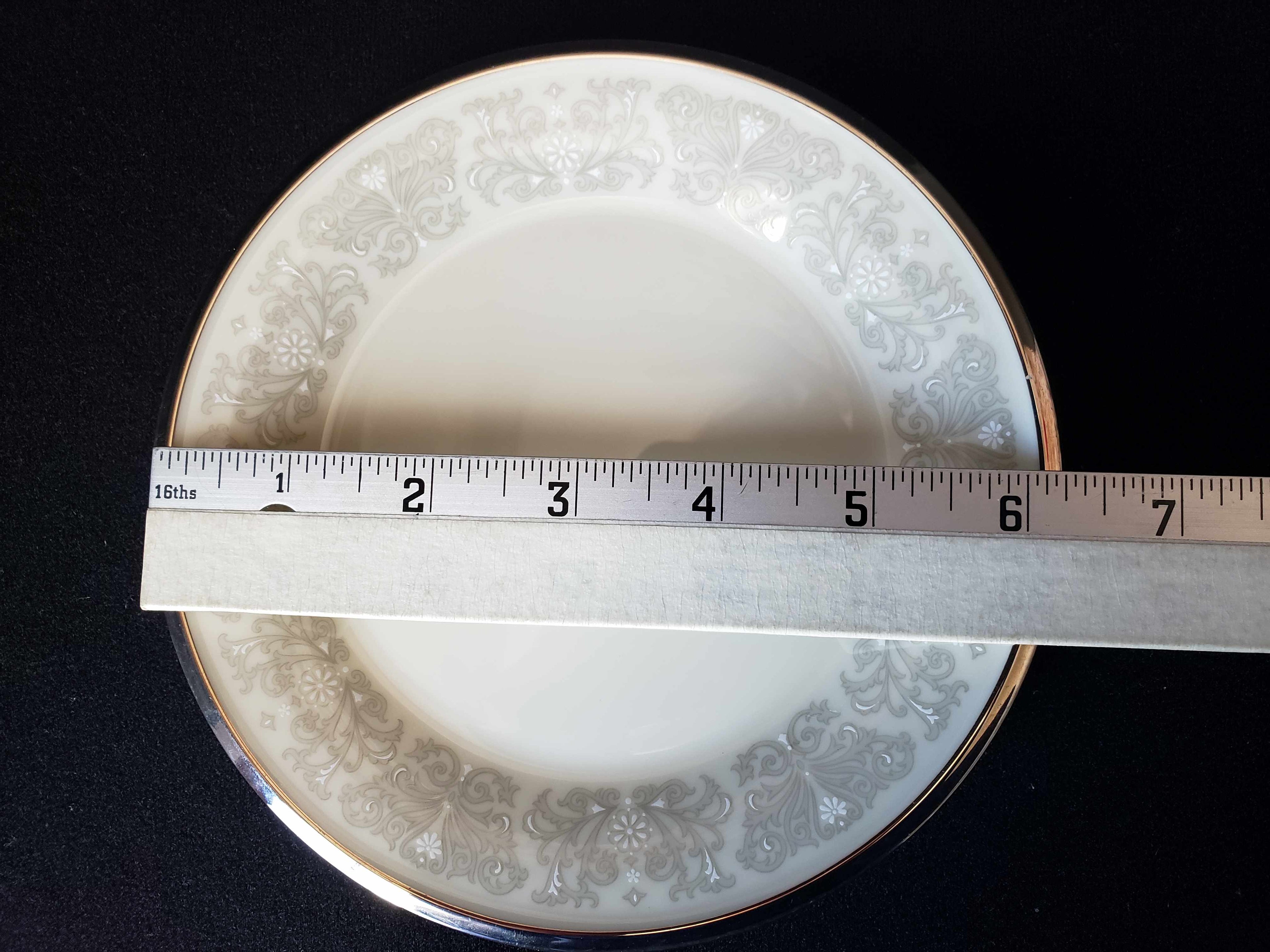 Vintage Lenox Snow Lily Bread or Dessert Plate 6-3/8"(lot 1967)
