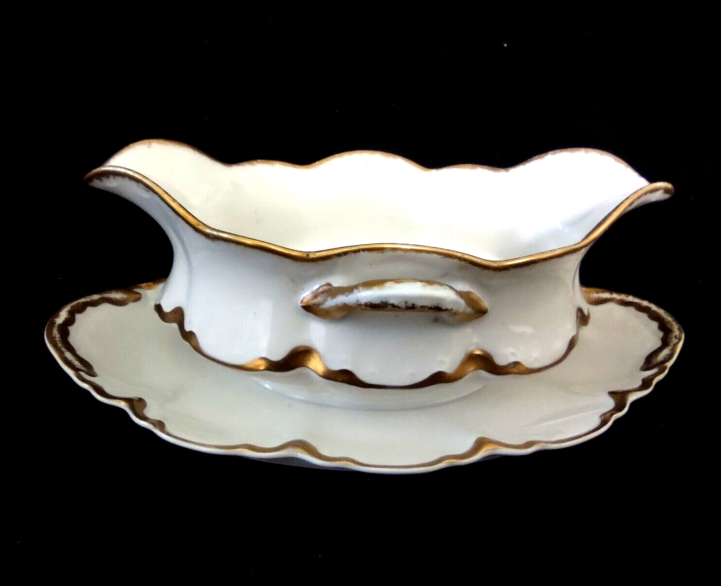 Haviland Limoges Gravy Boat Plate Attached Gold Trim (lot 306)