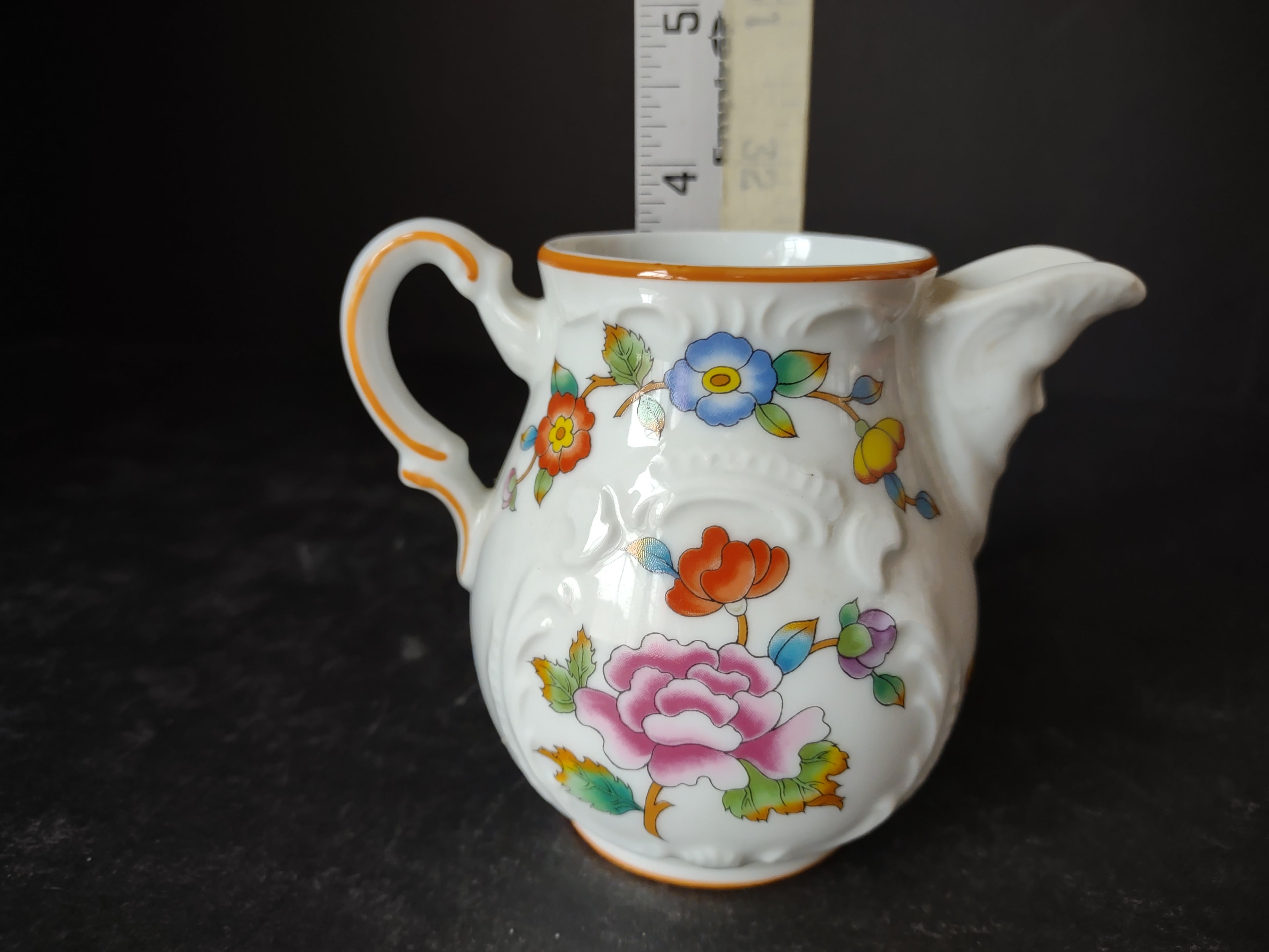 Vintage Spring Estee Lauder Chinoiserie Porcelain Creamer 3-1/2" (lot 3474)