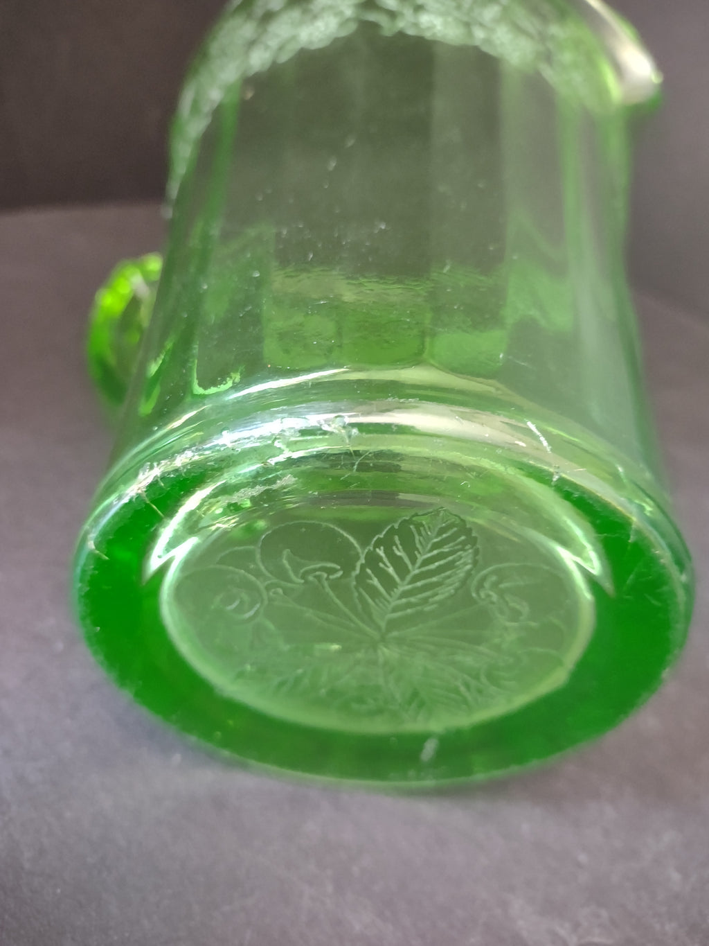 Green Light Up Uranium Glass Pitcher Jeanette Flat Panel Cherry Blossom lot 2718