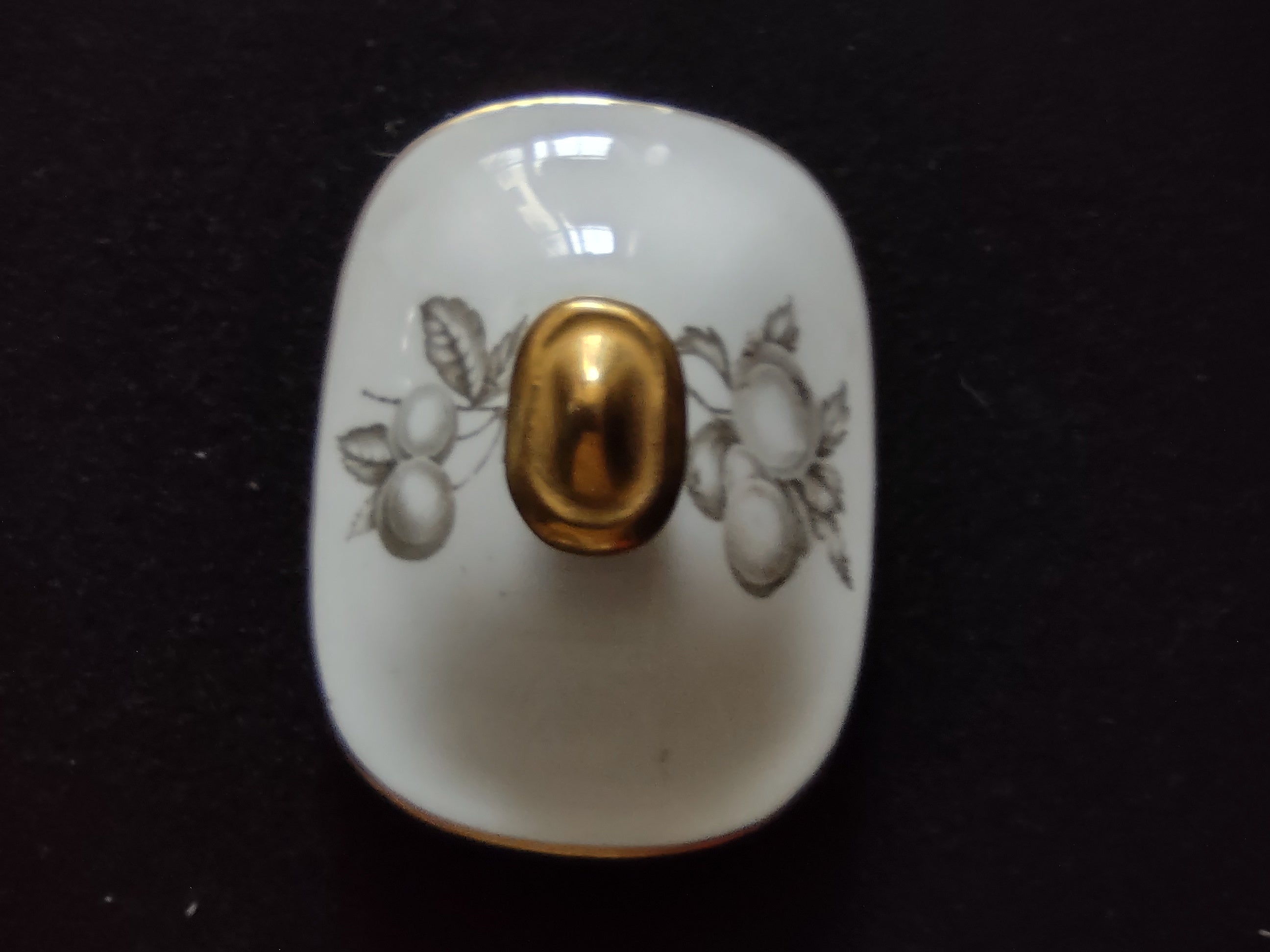 Vintage Spode Sugar Bowl With Lid Chatham Bone China (Lot 5716)