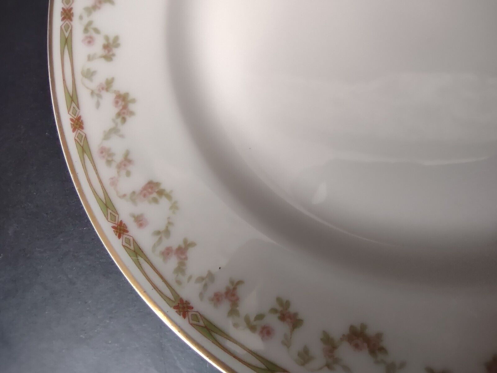 Haviland Limoges Schleiger 346 Red Rose 3 x Salad Lancheon Plate 8-1/2" (lot 545