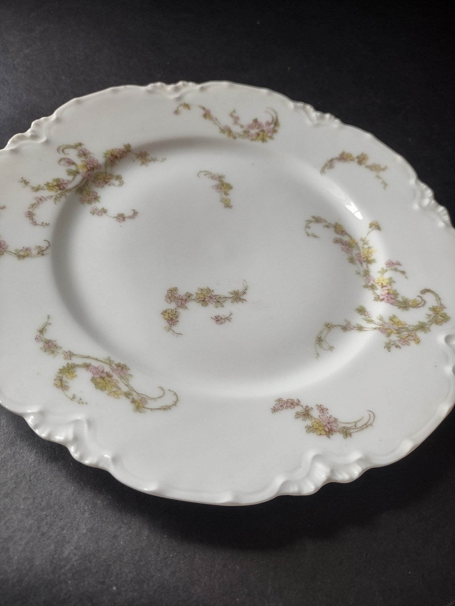 Haviland Limoges 7 x Luncheon Salad Plate Scalloped Edge Flowers (lot 829)
