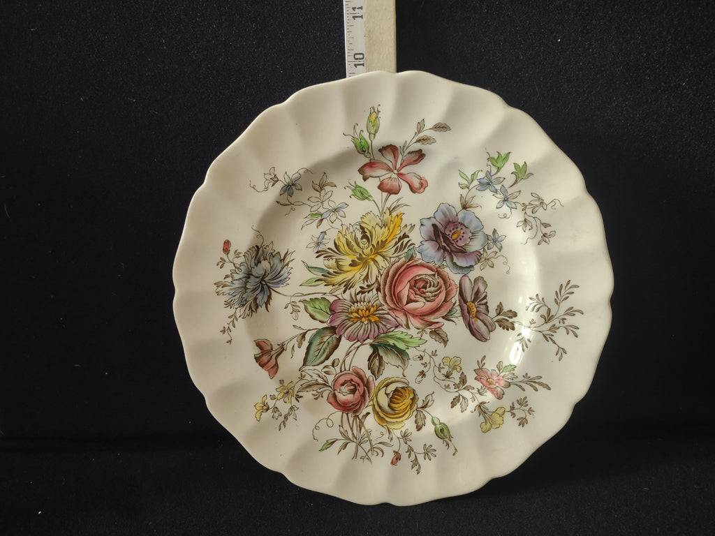 Vintage Johnson Bros Sheraton Ironstone England Dinner Plate (lot 5622)