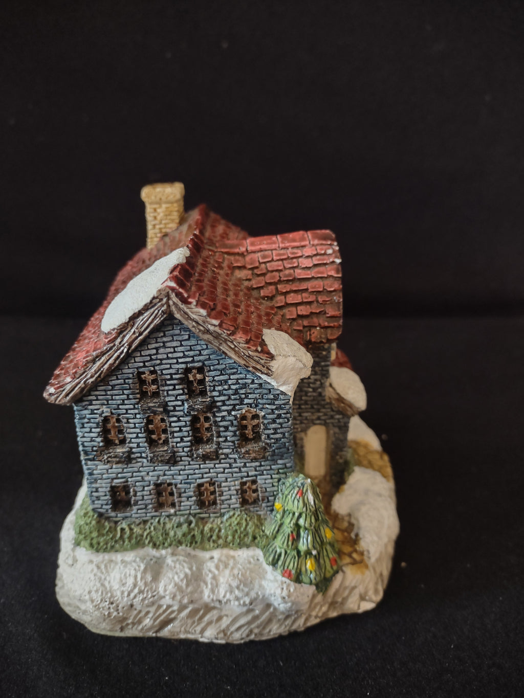 Vintage Home For The Holidays Ceramic Village Hotel (Lot 3613)