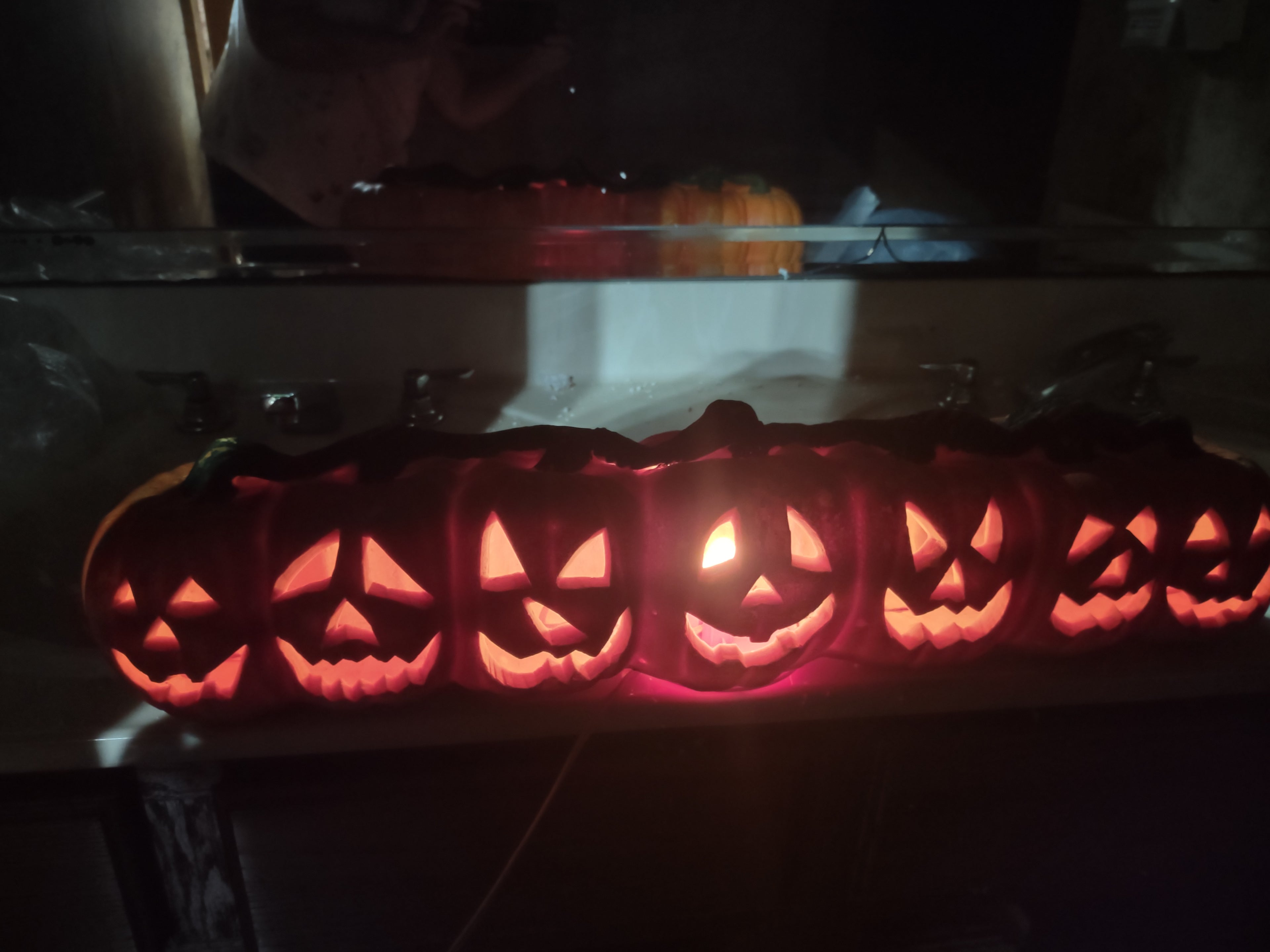 Halloween Polyresin Jack O Lantern Pumpkin Patch 27" Long (Lot 3139)
