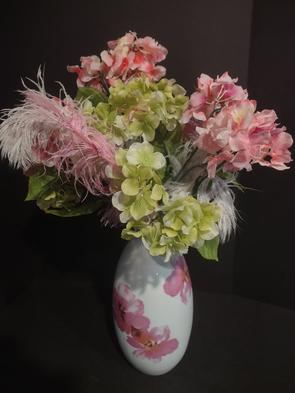 Valentine's Day Spring White Vase Pink Green Flower Feather (lot 1486)