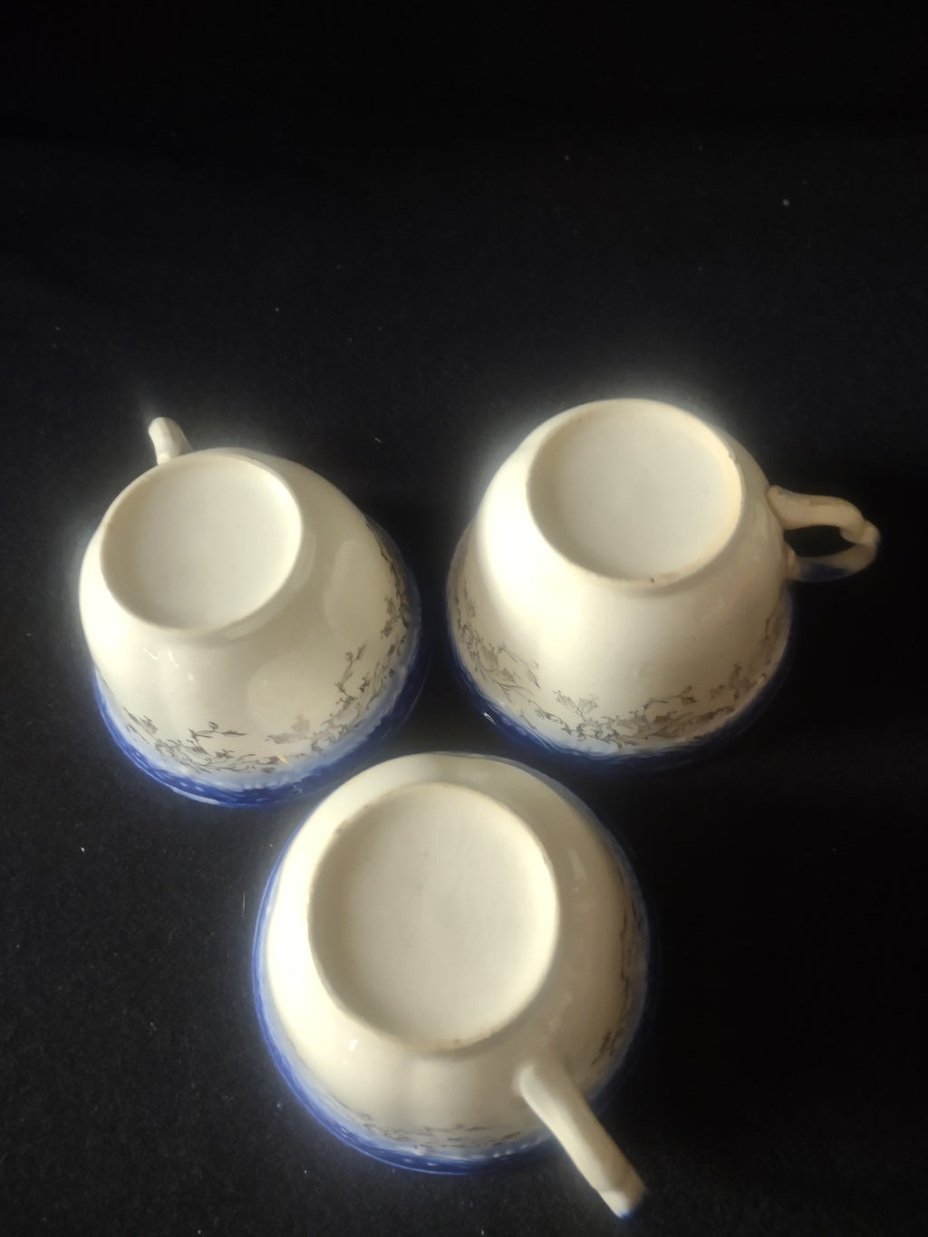 Vintage Teacup Blue White Floral Bird Glaze Blurred Set Of 3 (Lot 5304)