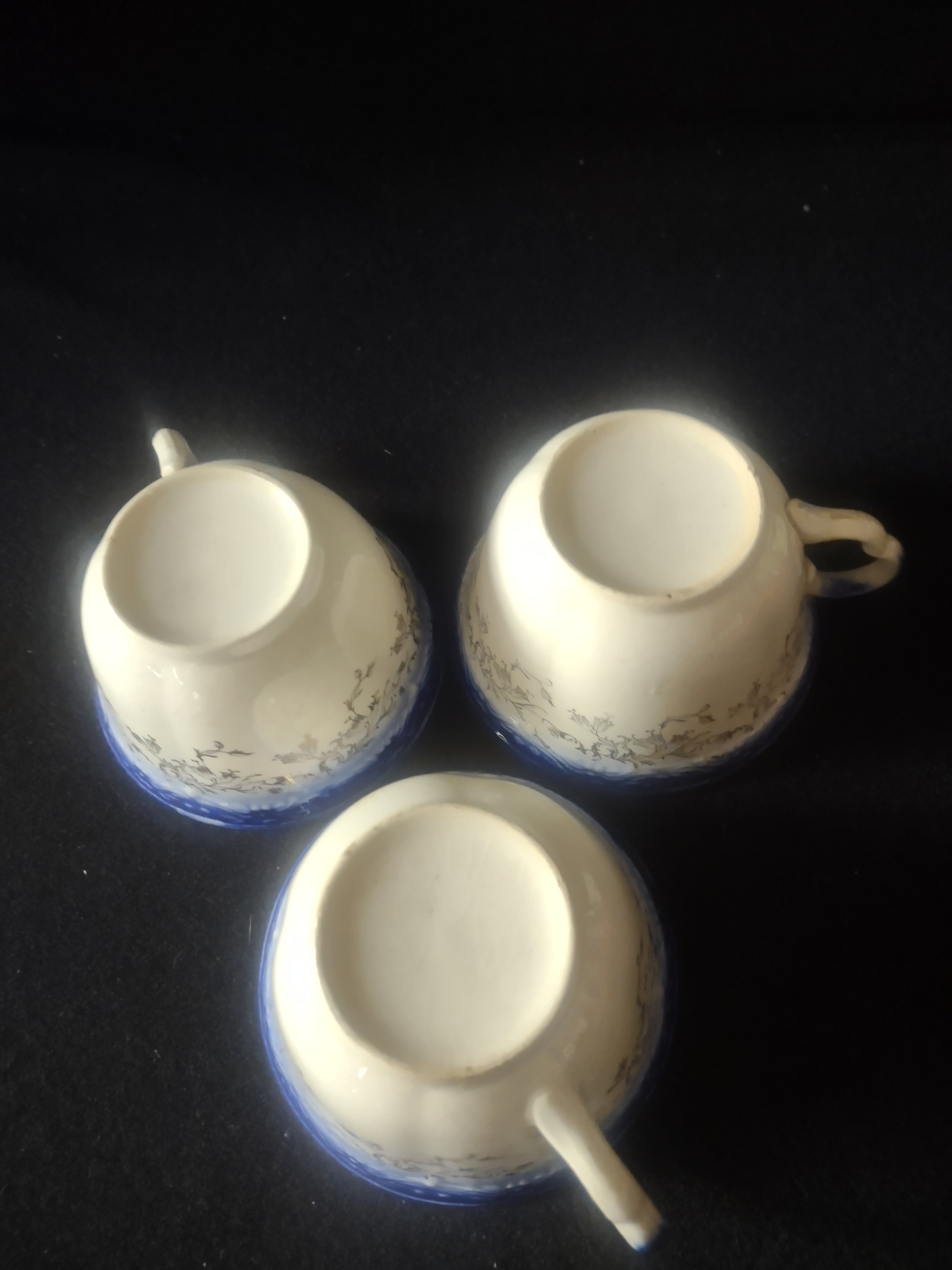Vintage Teacup Blue White Floral Bird Glaze Blurred Set Of 3 (Lot 5304)