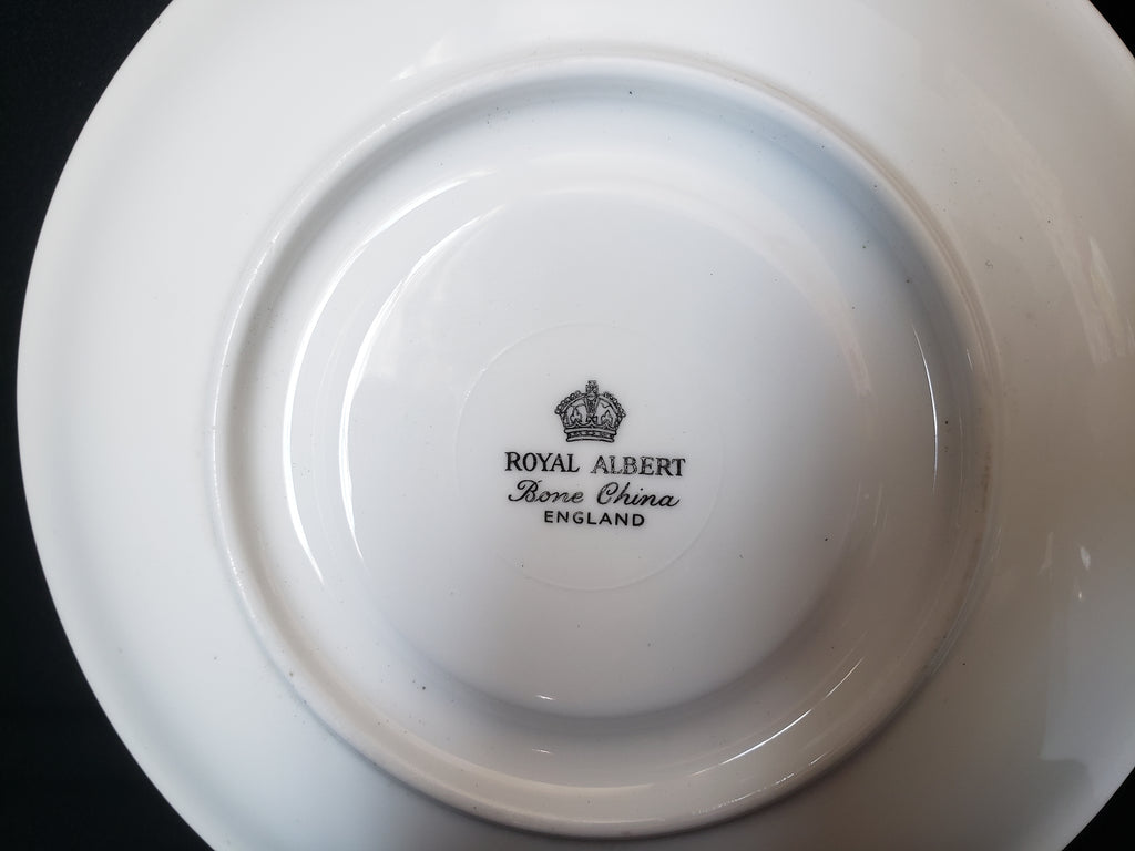 Vintage Royal Albert Bone China Parliament Guard Tea Cut and Saucer (lot 2019)