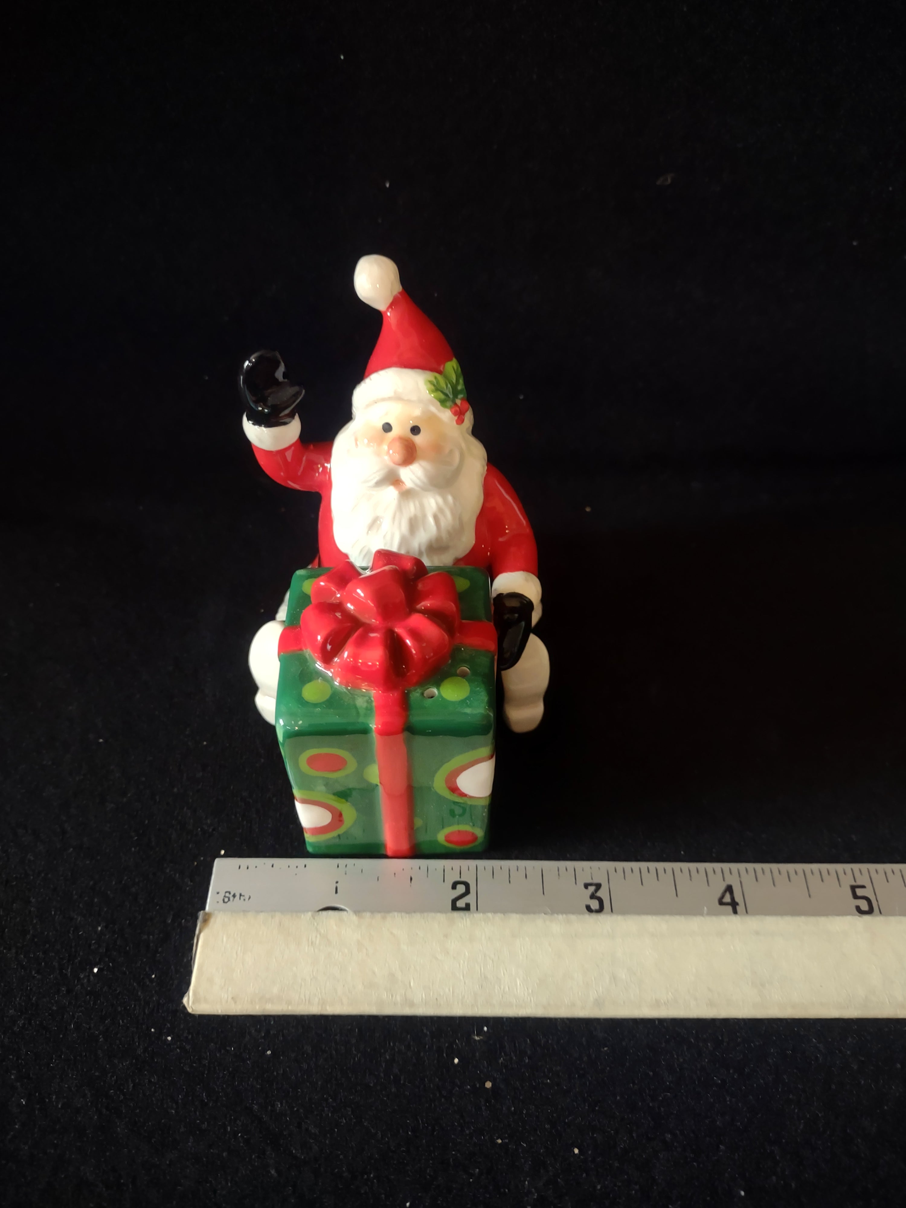Vintage Christmas Fitz Floyd Santa Claus Present Salt Pepper Shaker (Lot 4677)